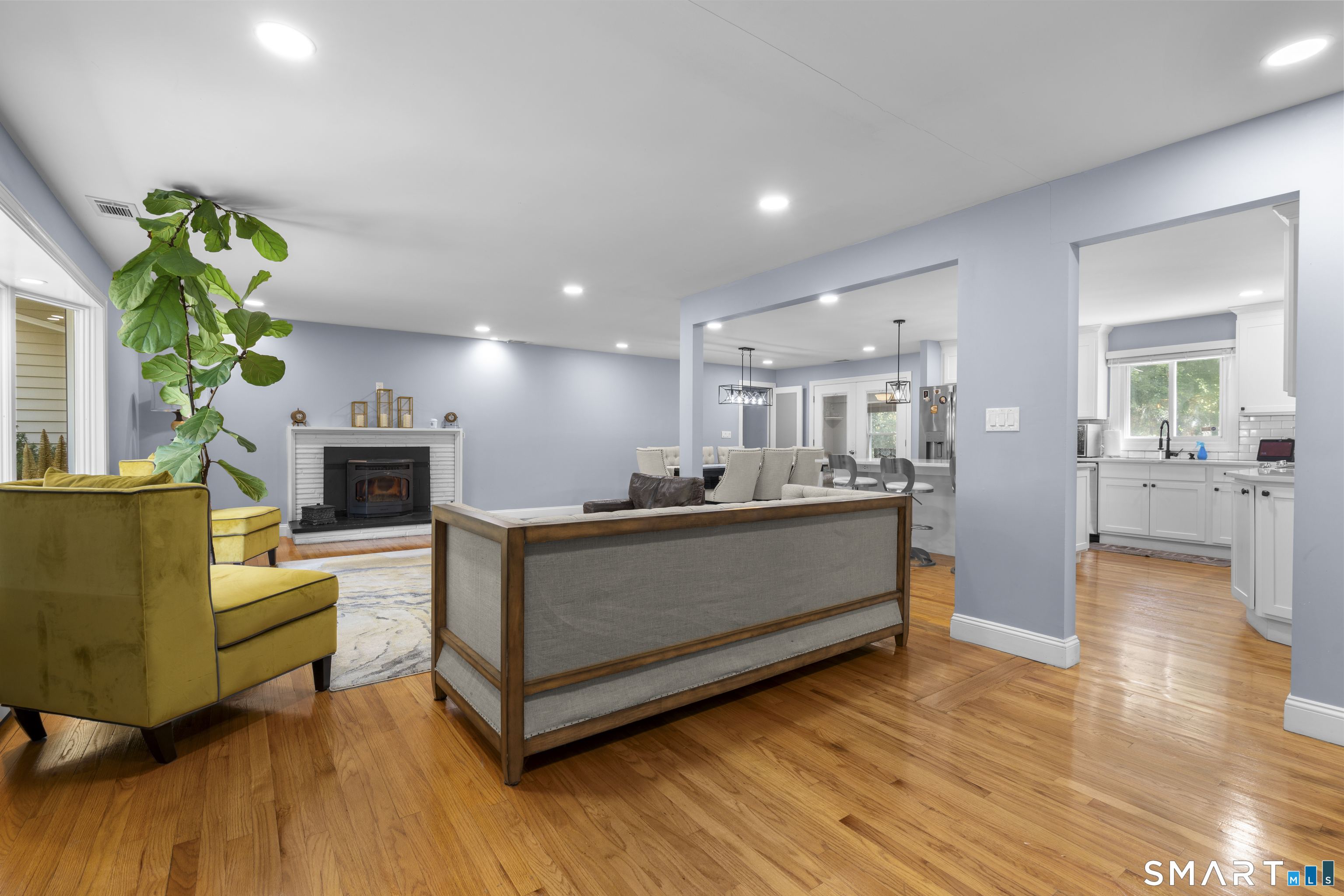 154 Kohary Drive Property Photo 3