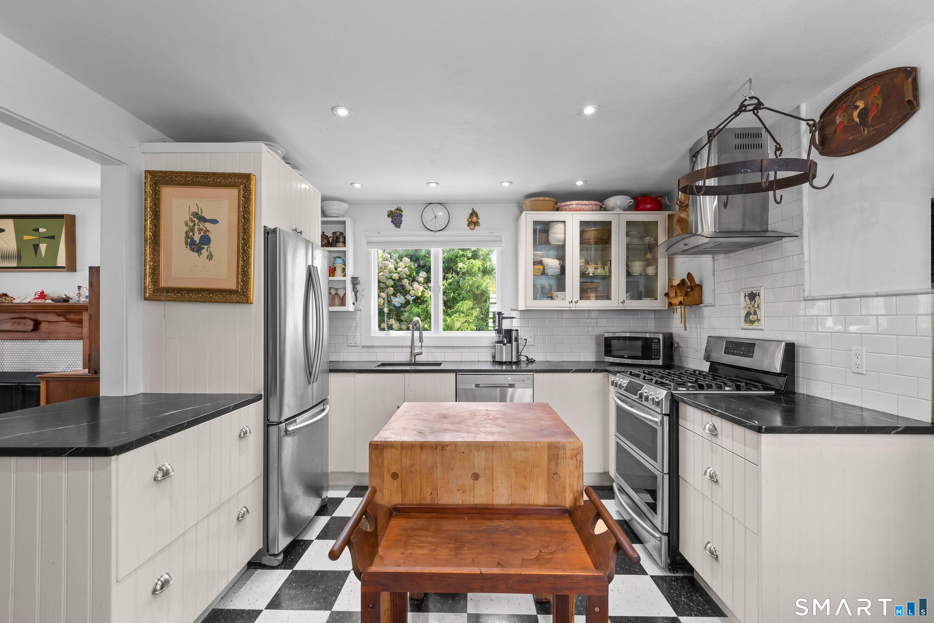15 Walton Street Property Photo 8