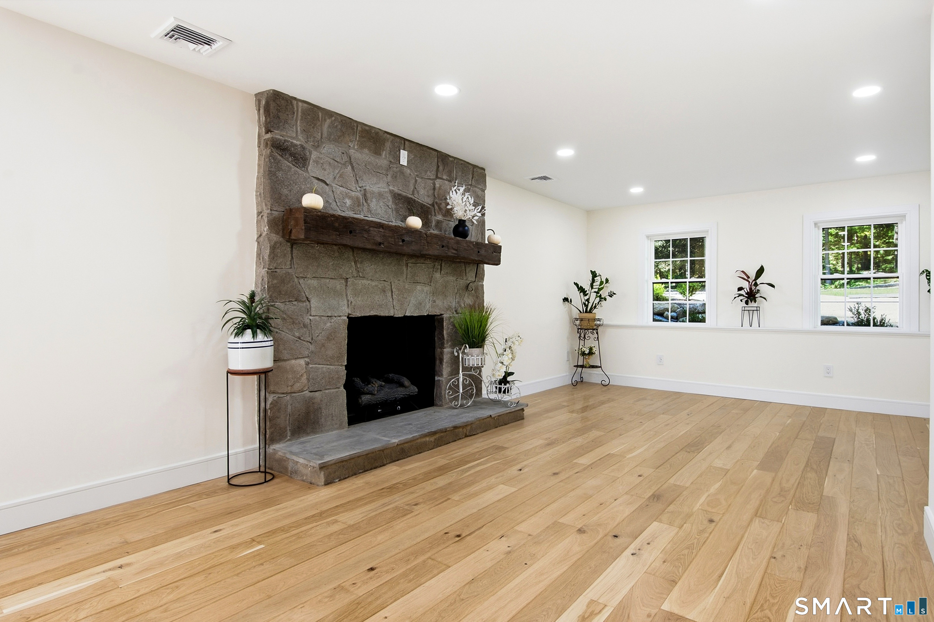 9 Bradley Lane Property Photo 13