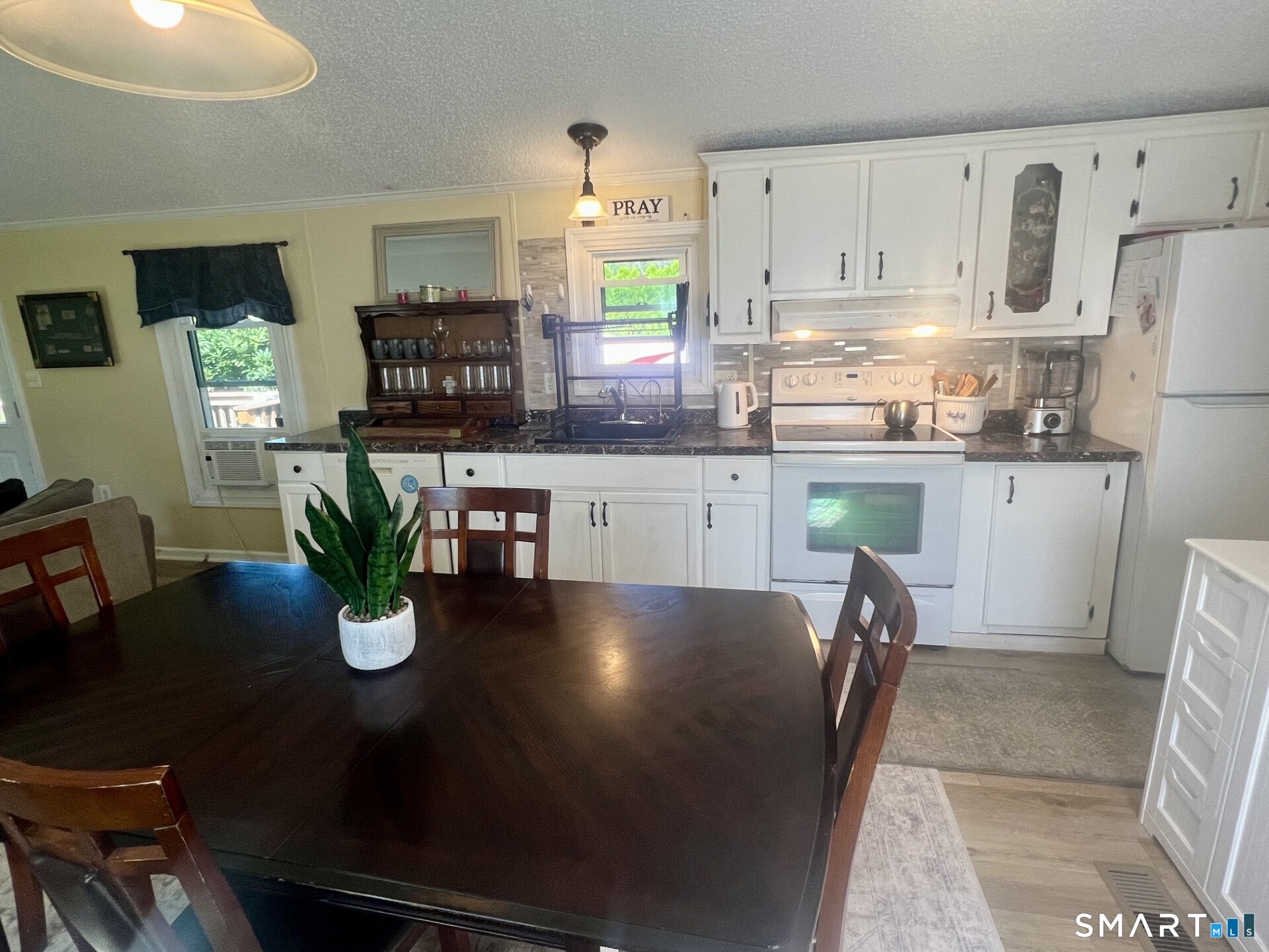 78 Circle Drive Property Photo 6