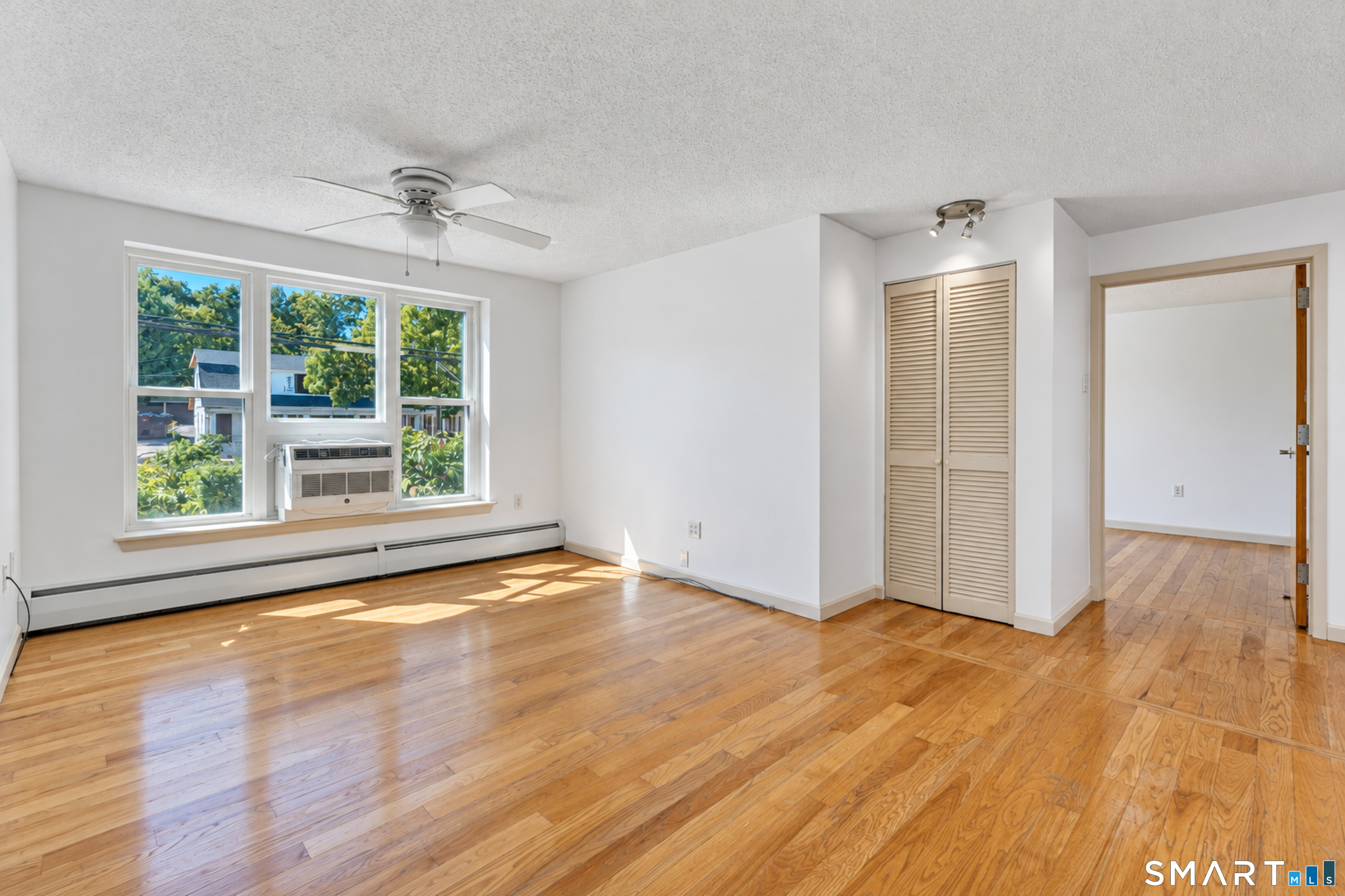 184 Pequot 305 Avenue Property Photo 5