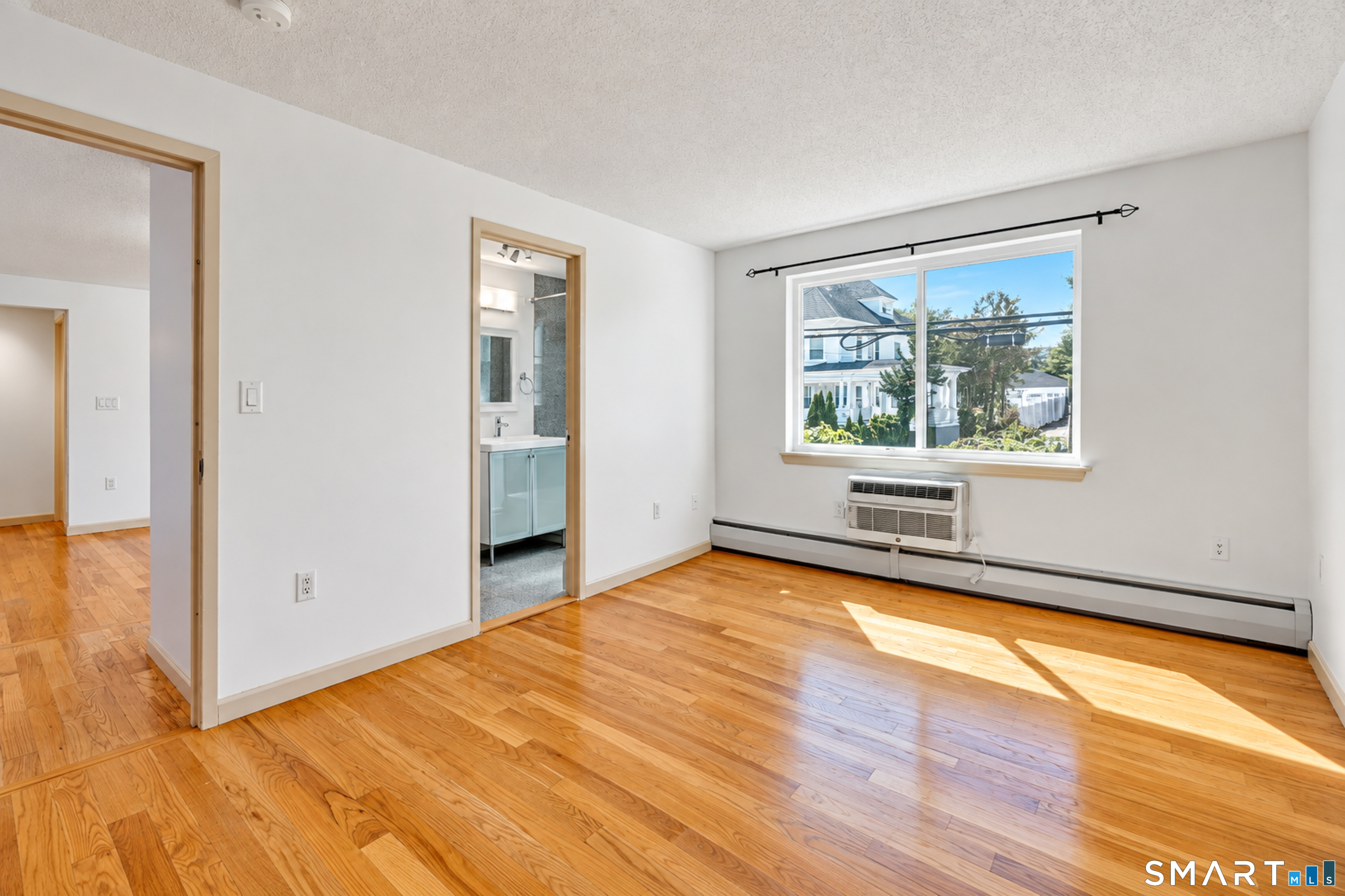 184 Pequot 305 Avenue Property Photo 11