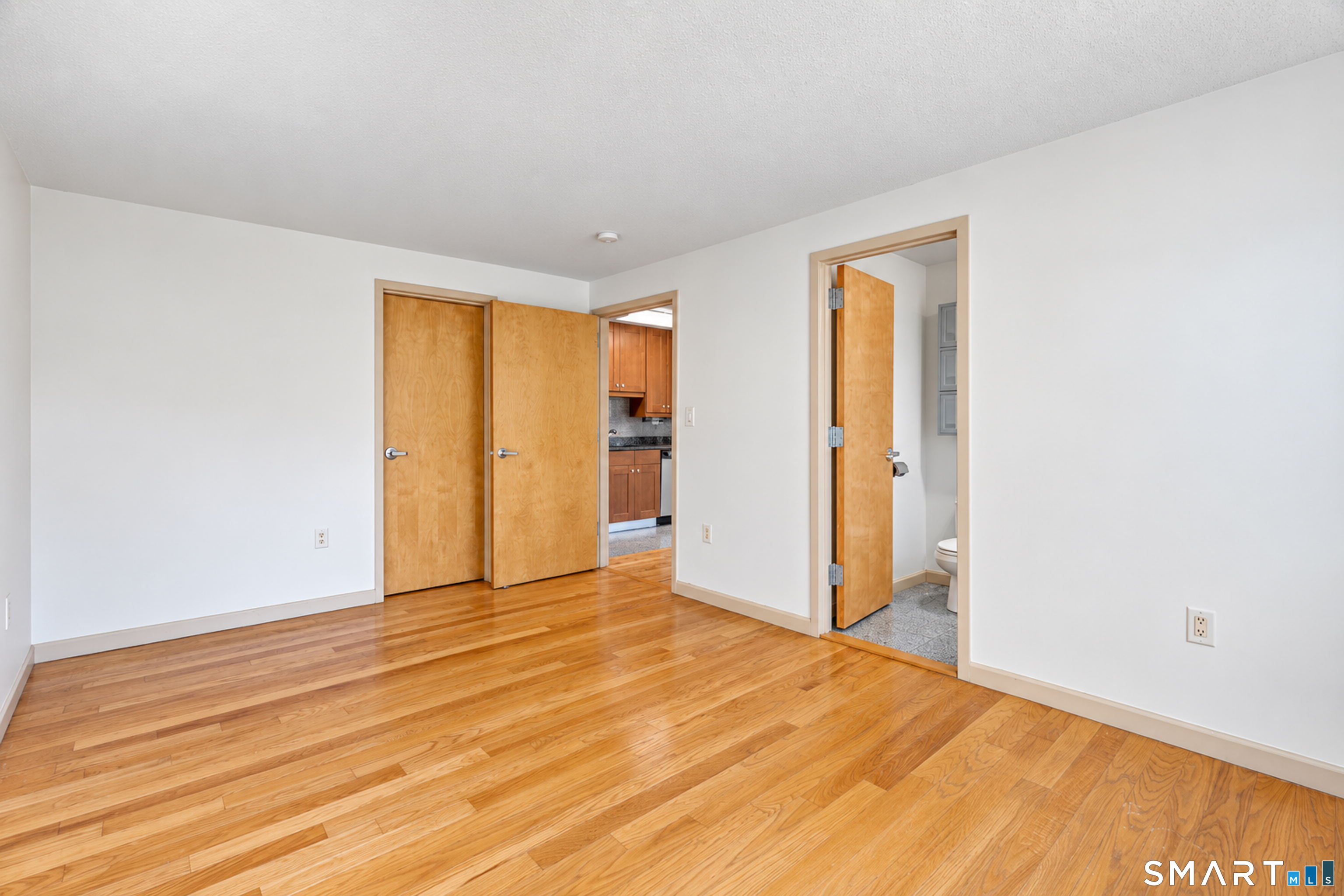 184 Pequot 305 Avenue Property Photo 12