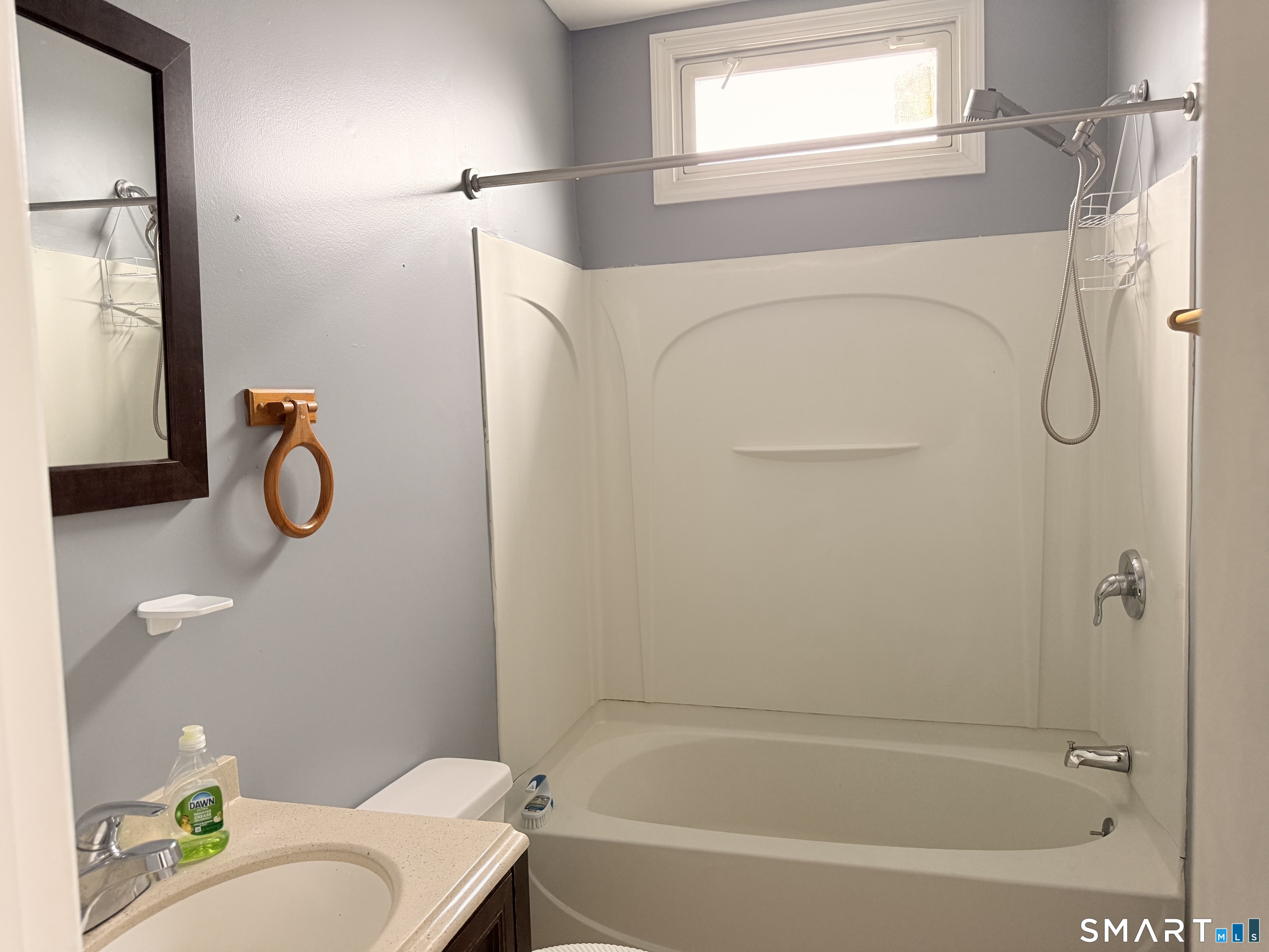 438 Hollister Avenue Property Photo 5