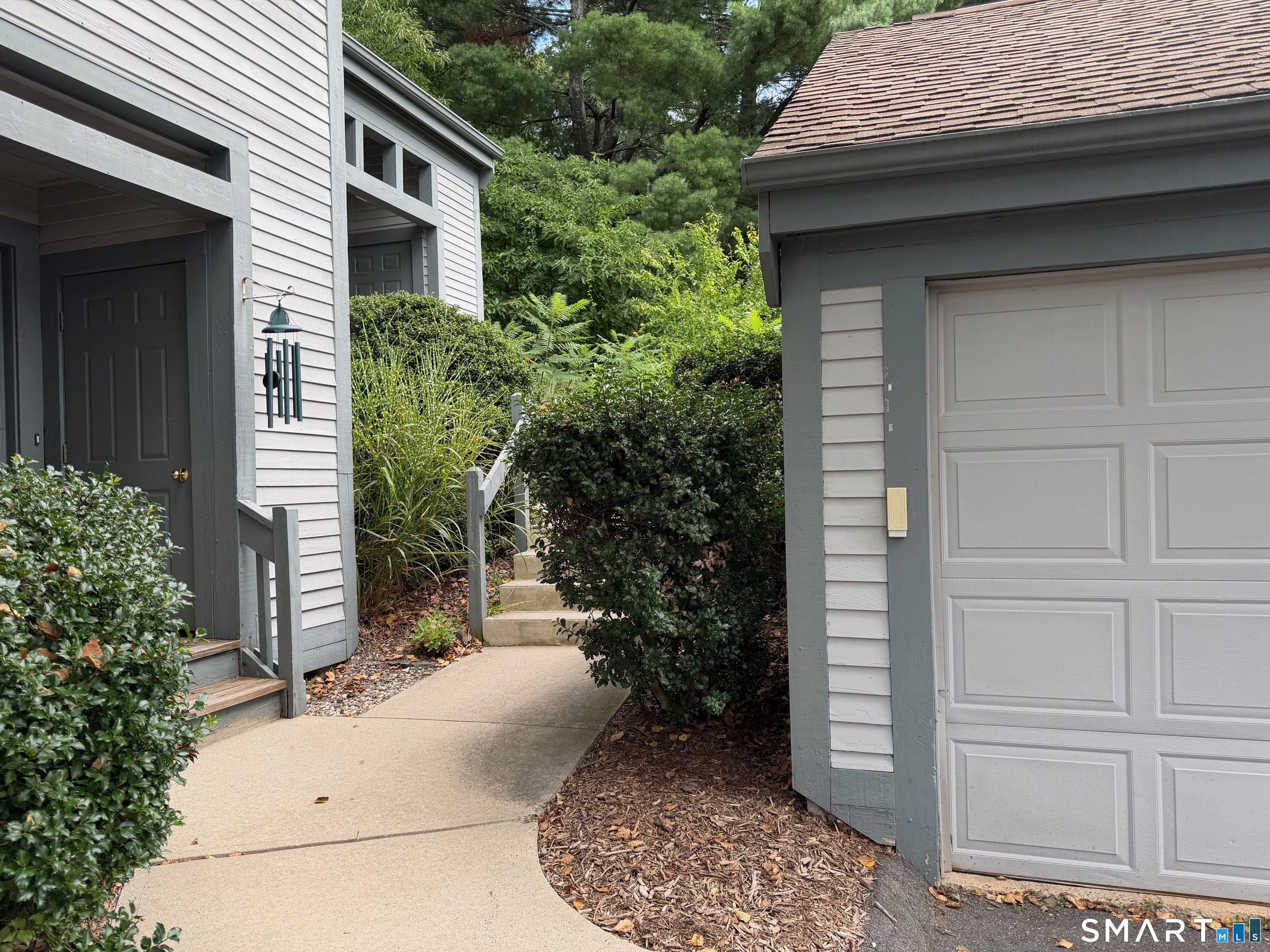 4 Sweetbriar 4 Lane Property Photo 1
