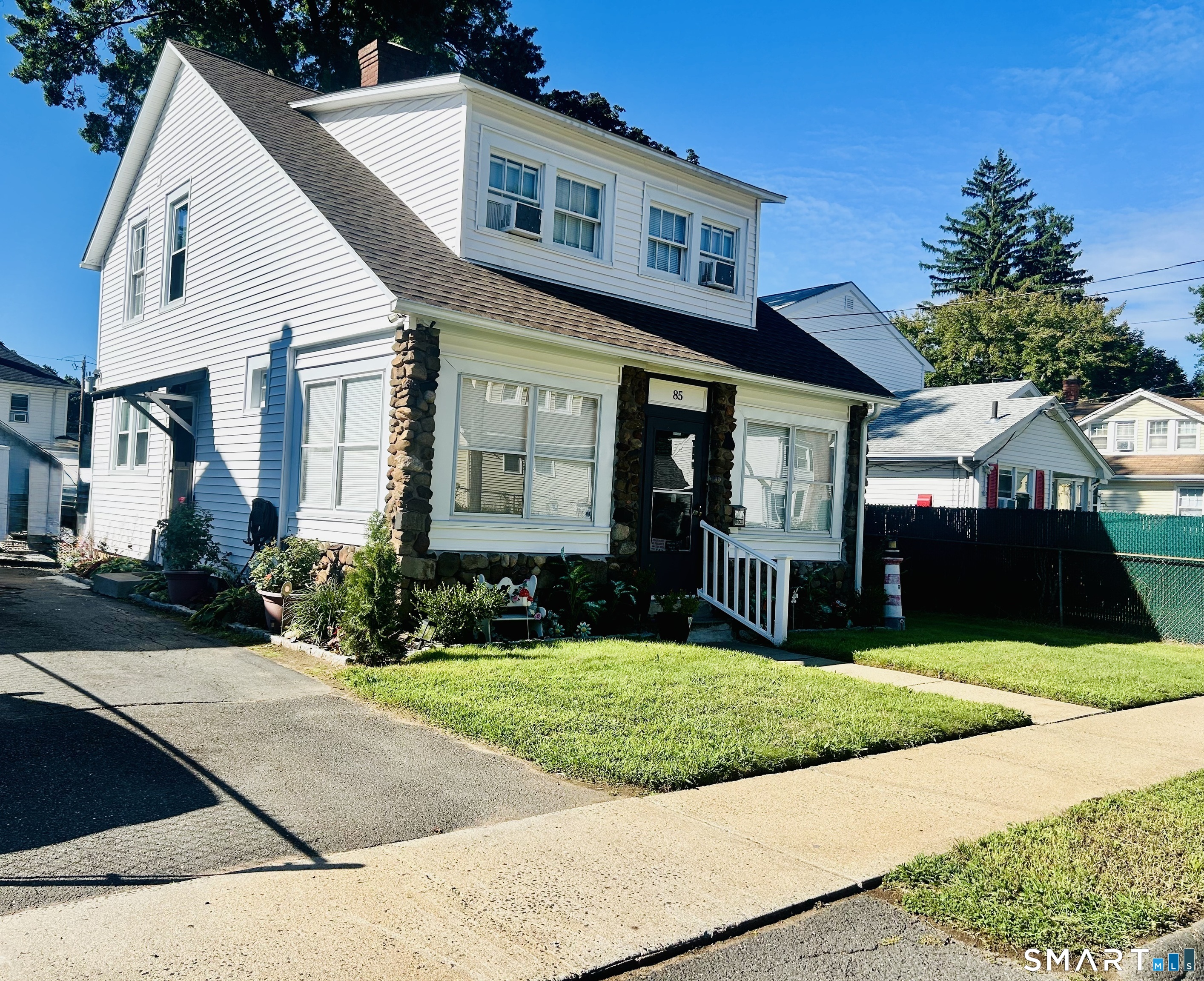85 Brookline Avenue Property Photo 1