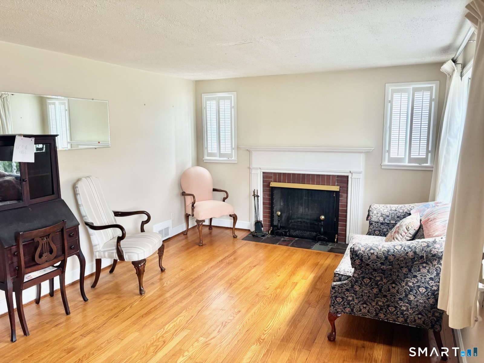 303 Cooper Hill Street Property Photo 3