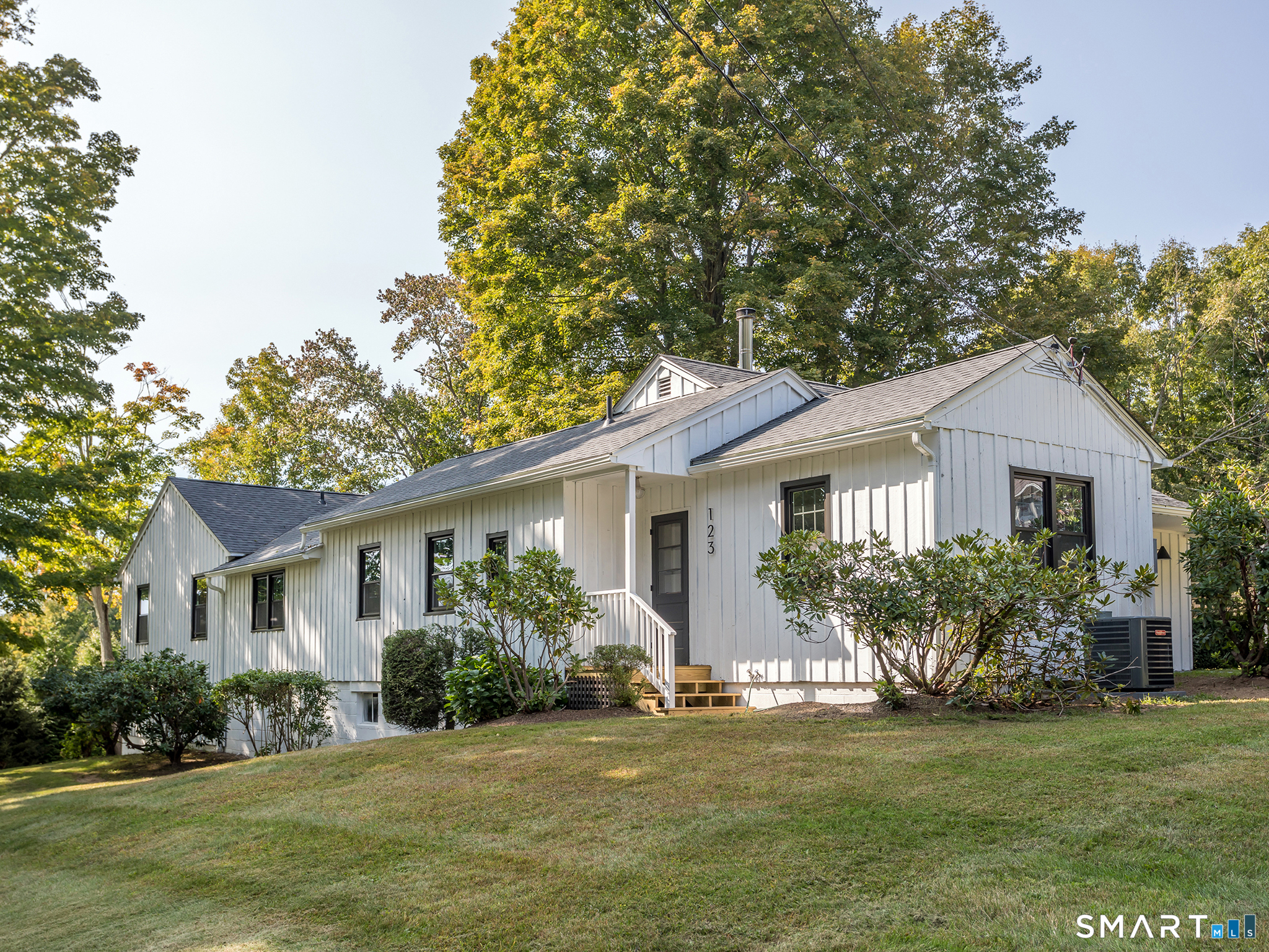 123 Old Litchfield Road Property Photo 1