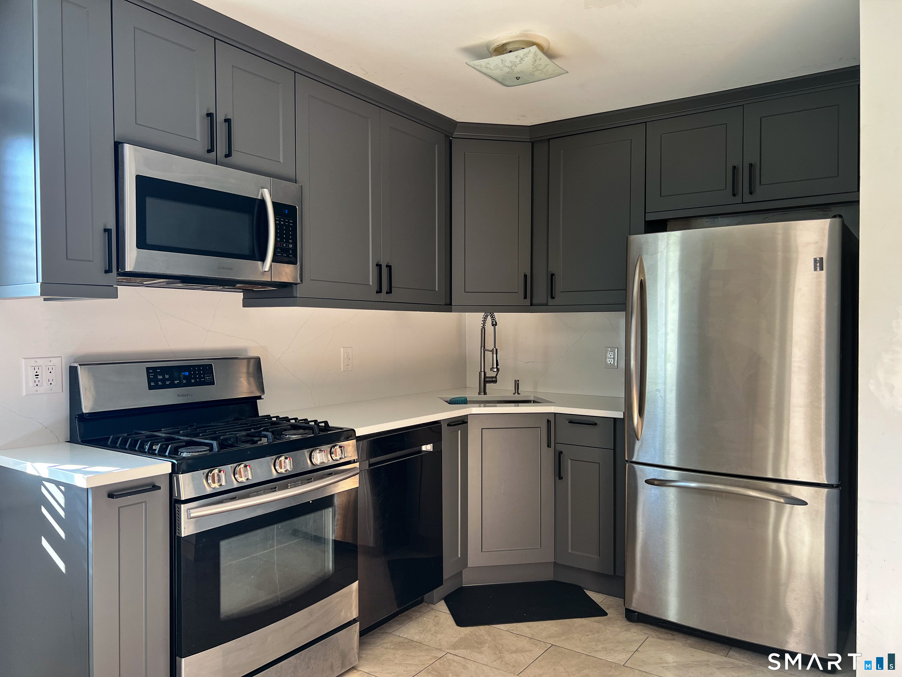80 County 6h Street Property Photo 2