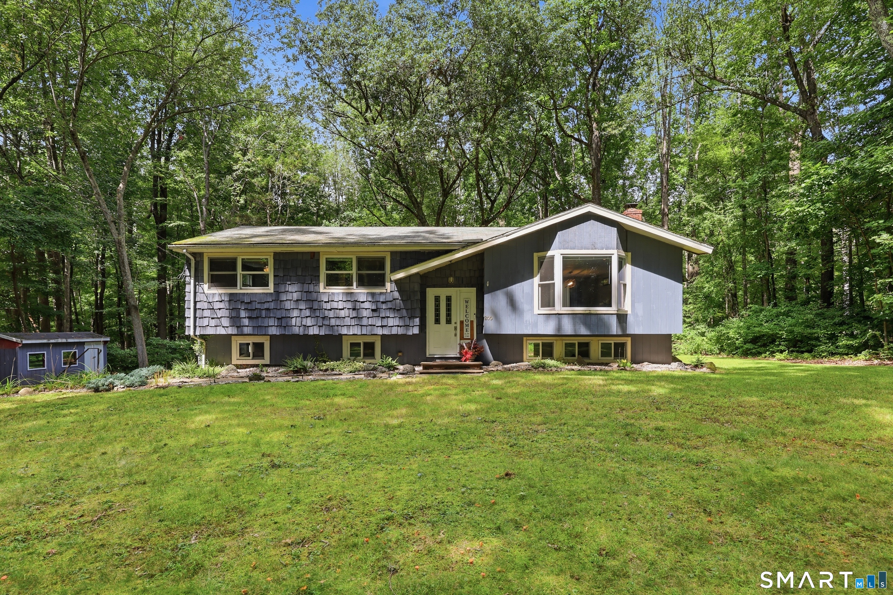 200 Hemlock Point Drive Property Photo 1