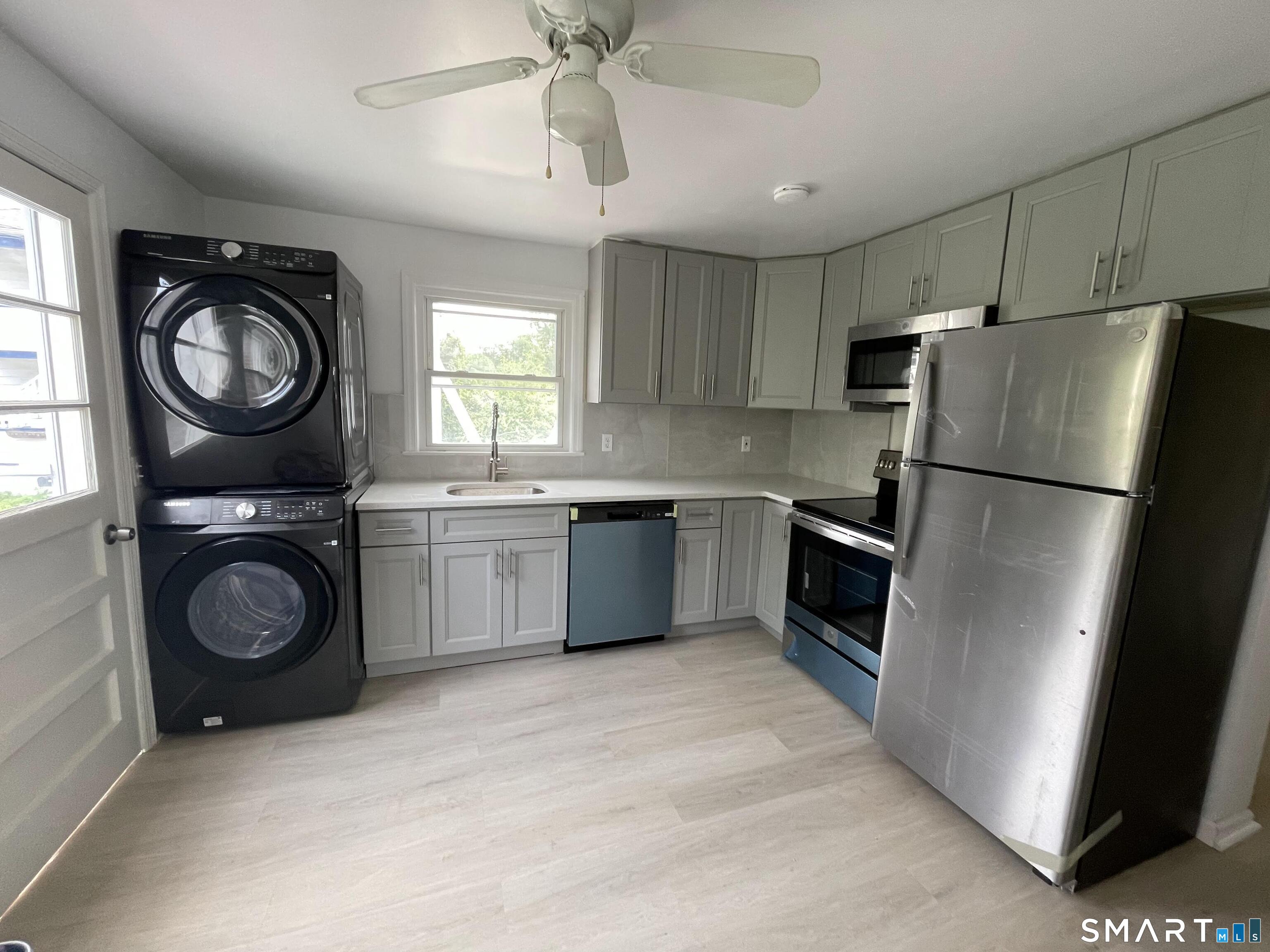 71 Alvord Lane Property Photo 3
