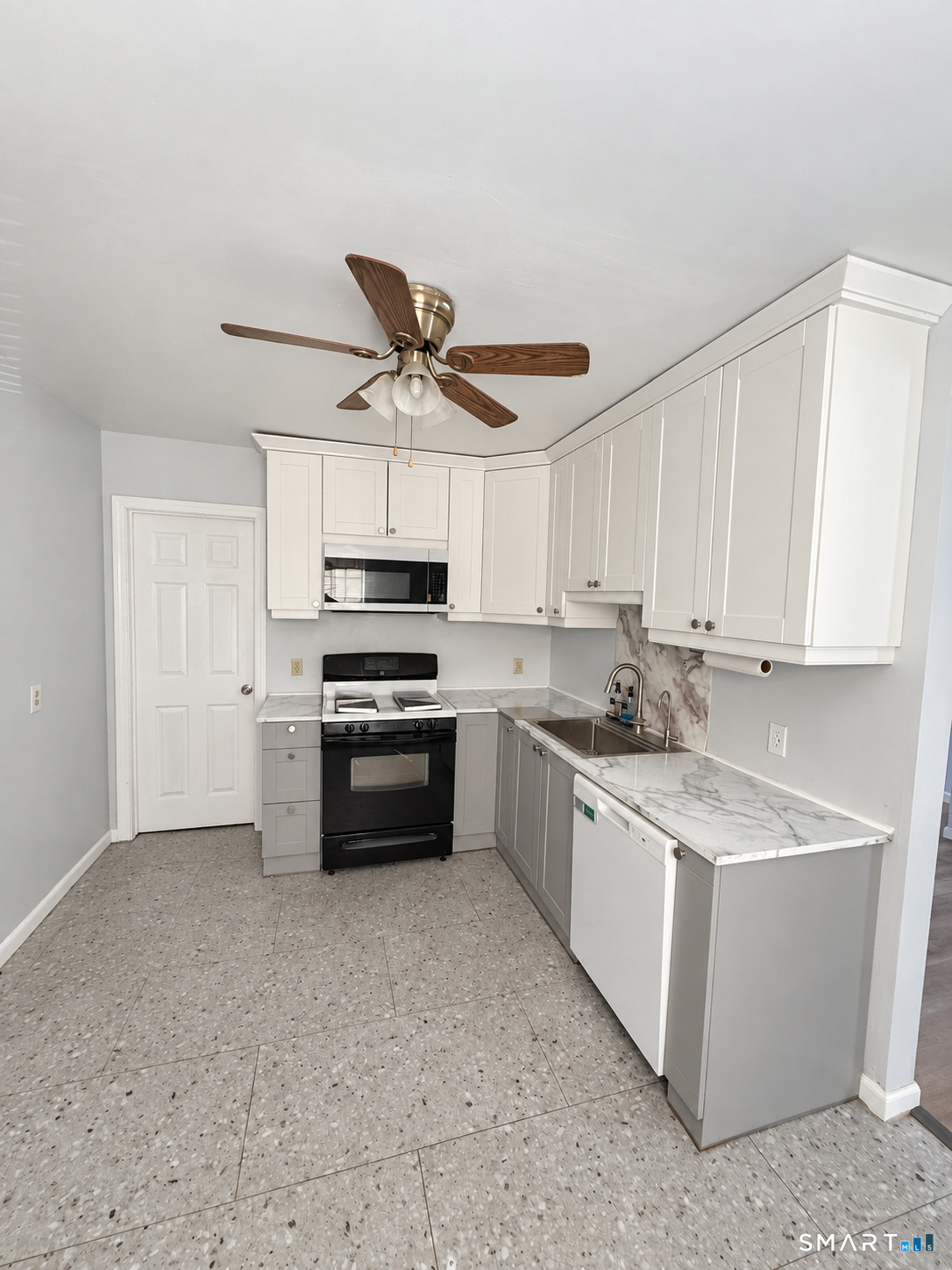 841 Iranistan 1FL Avenue Property Photo 1