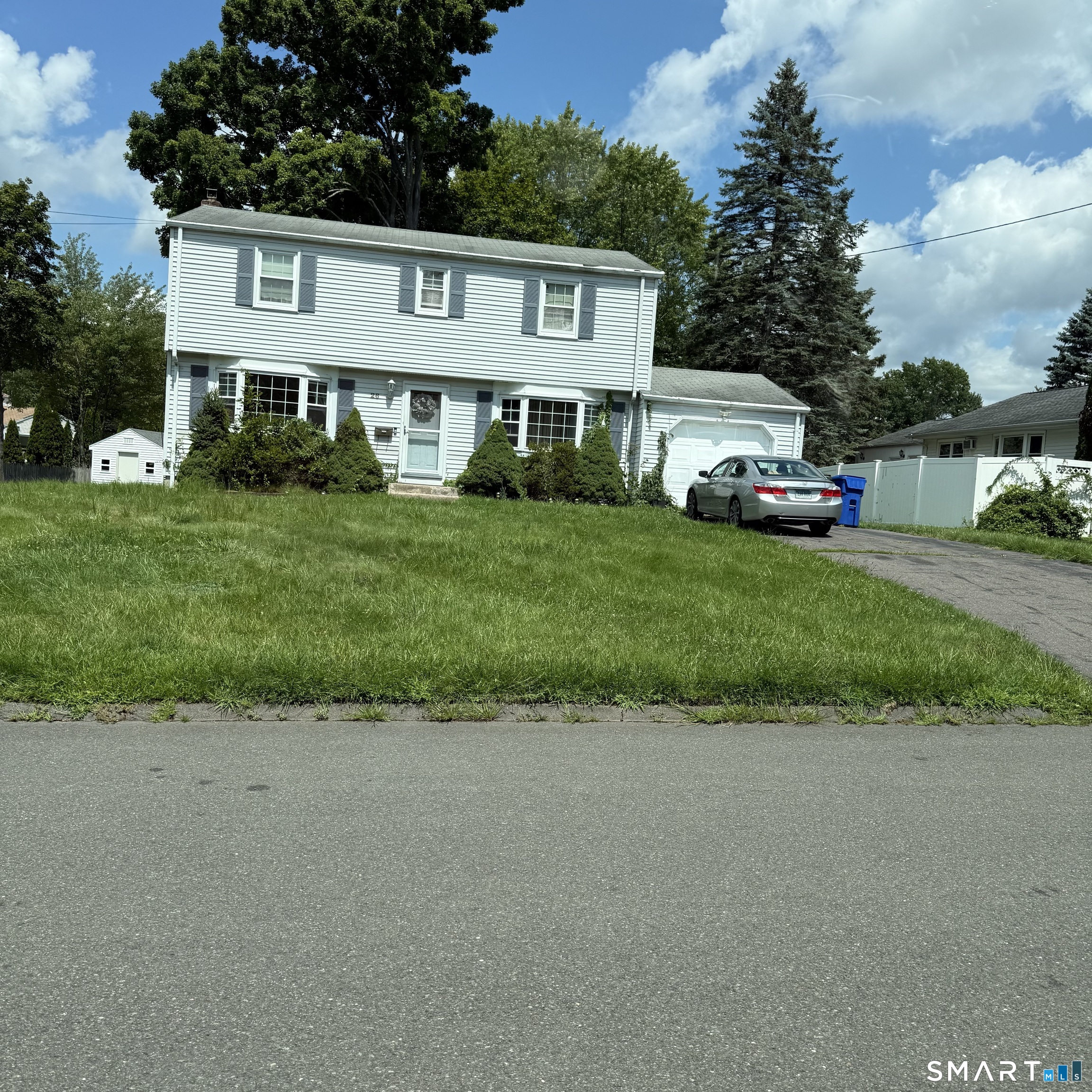 26 Whitewood Road Property Photo 1