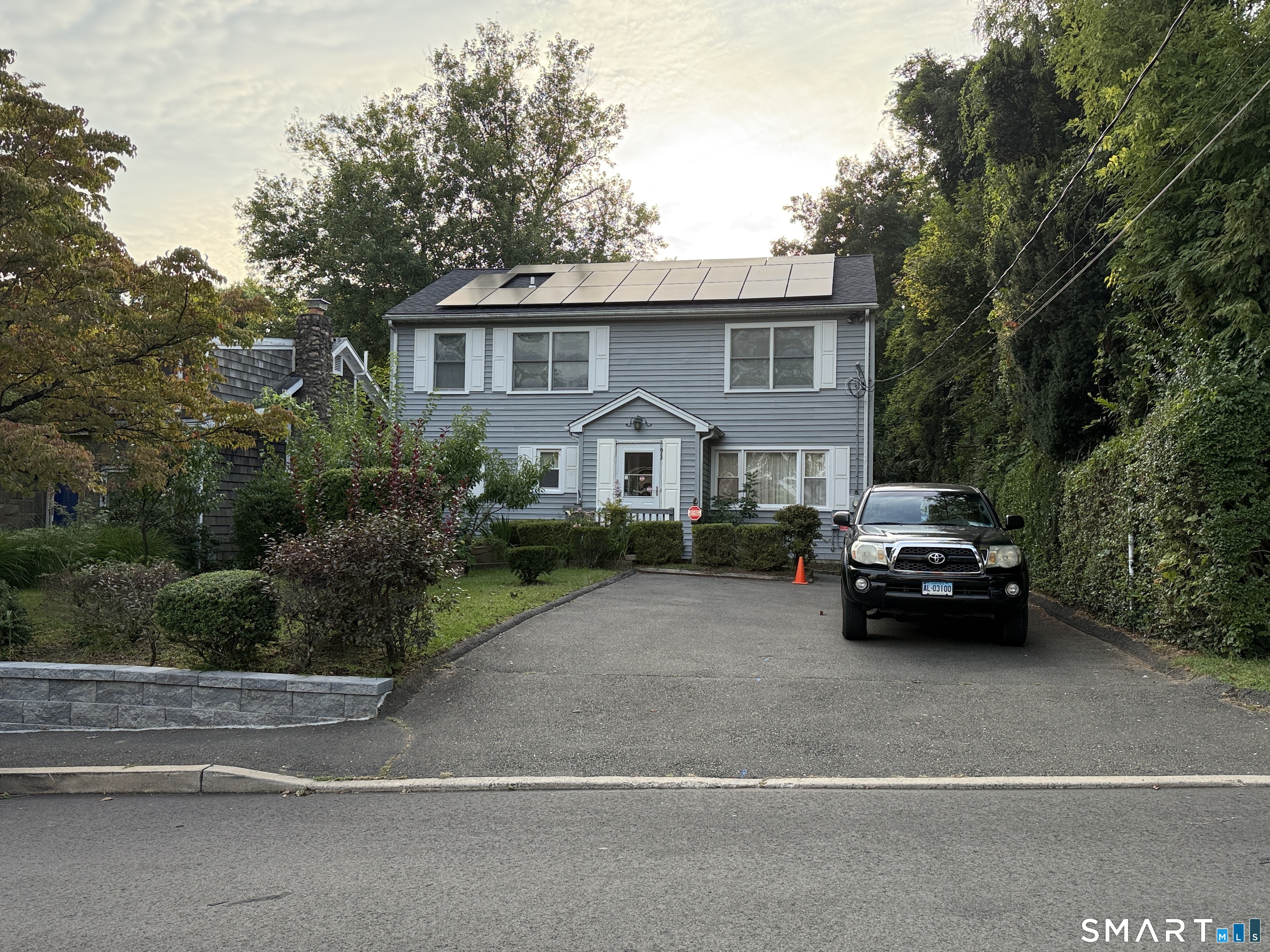 93 Ridgewood Avenue Property Photo 1