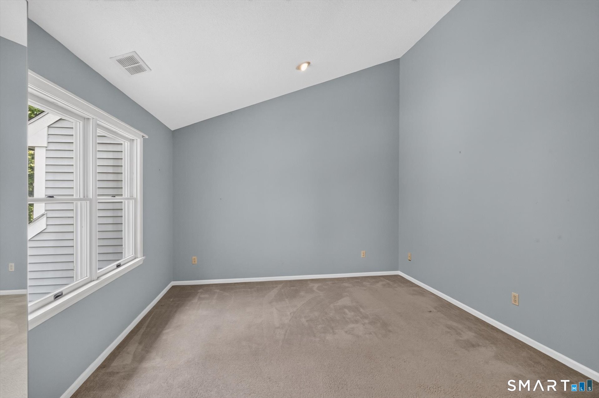5 Riverwalk 5 Drive Property Photo 24