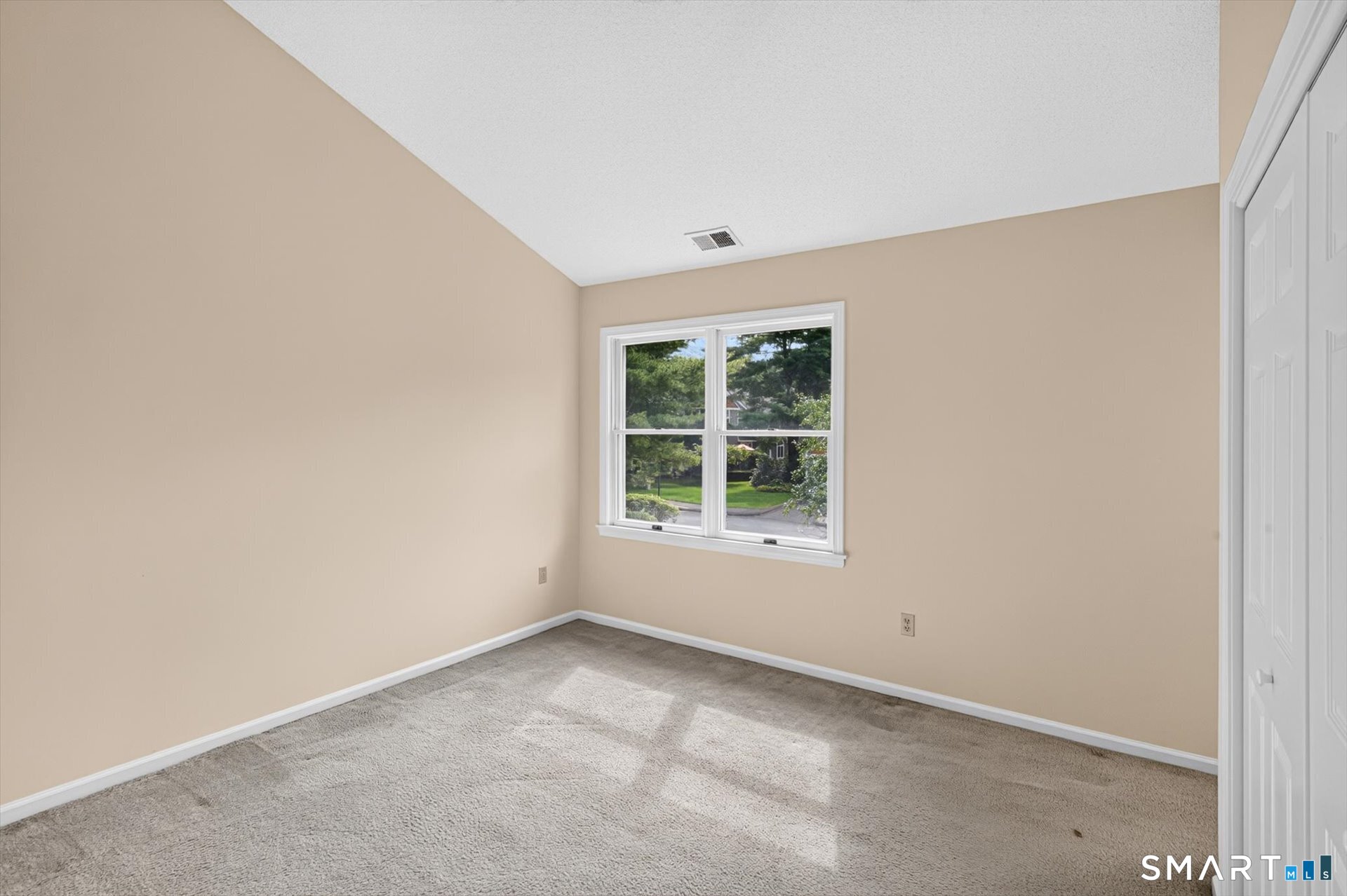 5 Riverwalk 5 Drive Property Photo 30