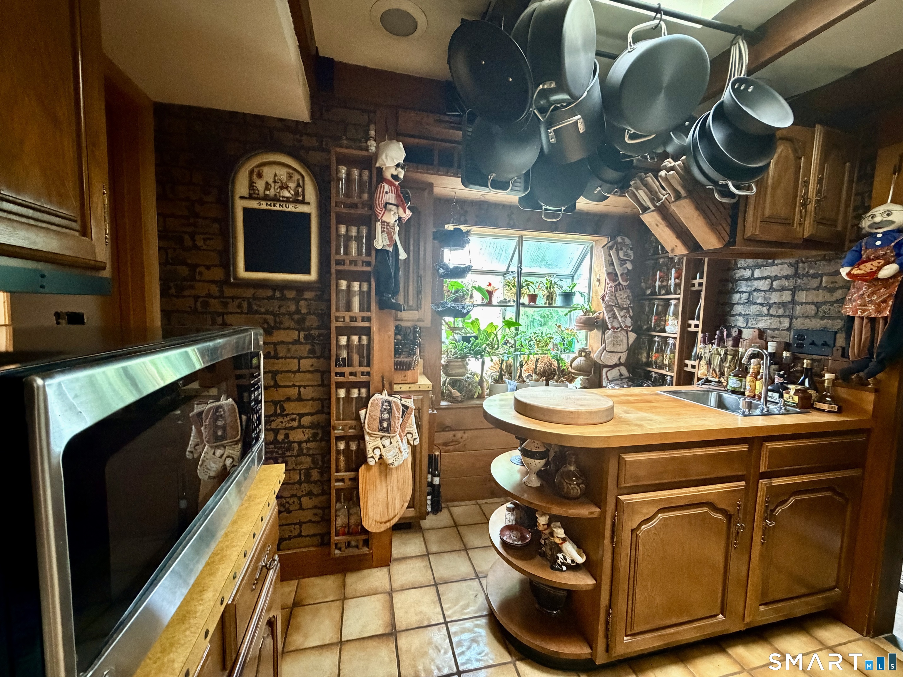 40 Andrews Avenue Property Photo 2