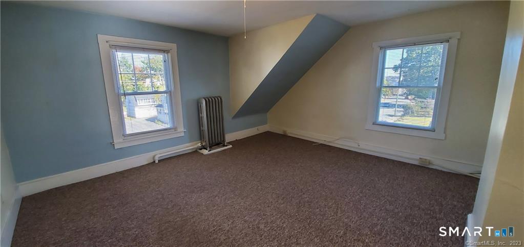 90 Thames 3 Street Property Photo 4