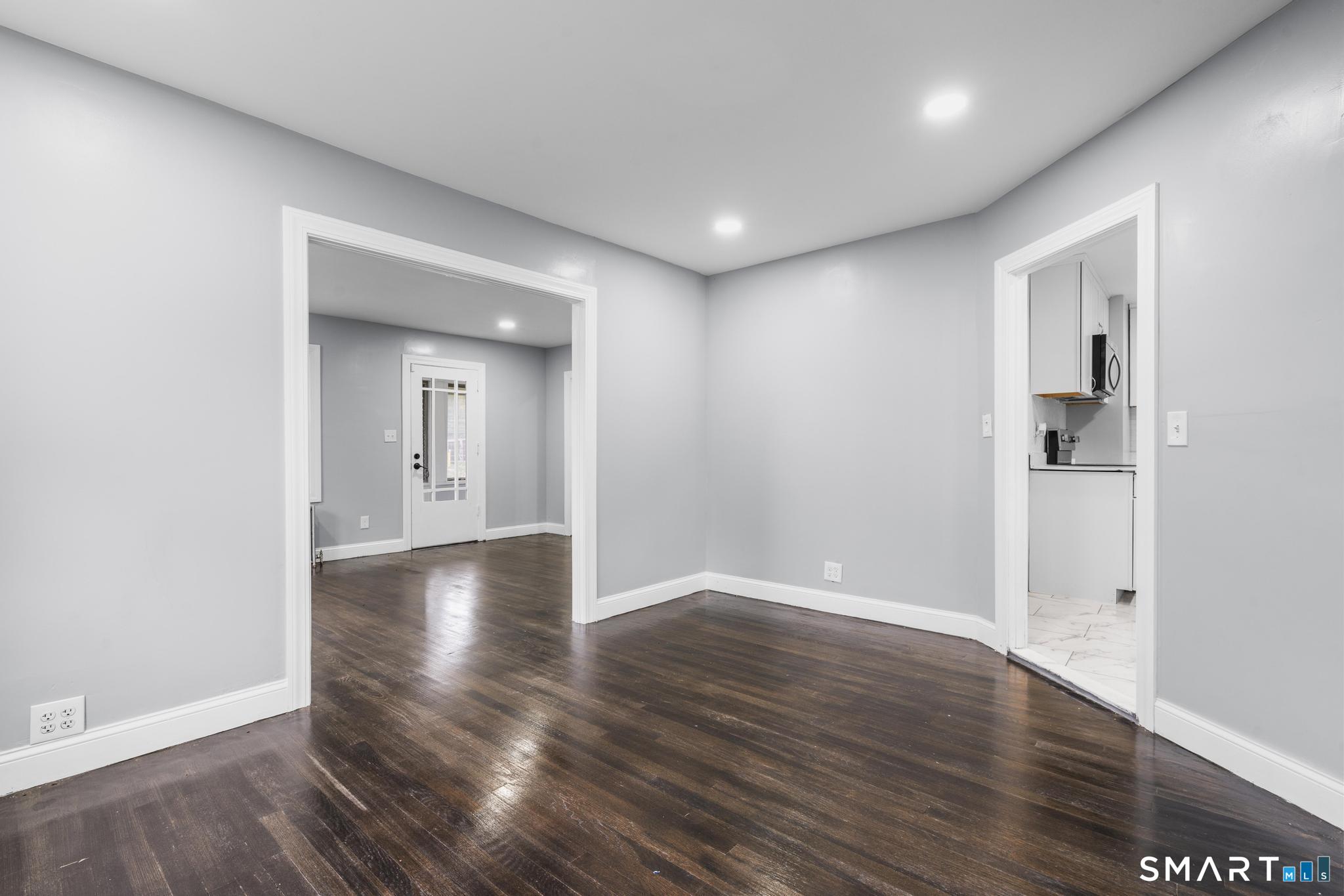 524 Broad Street Property Photo 3