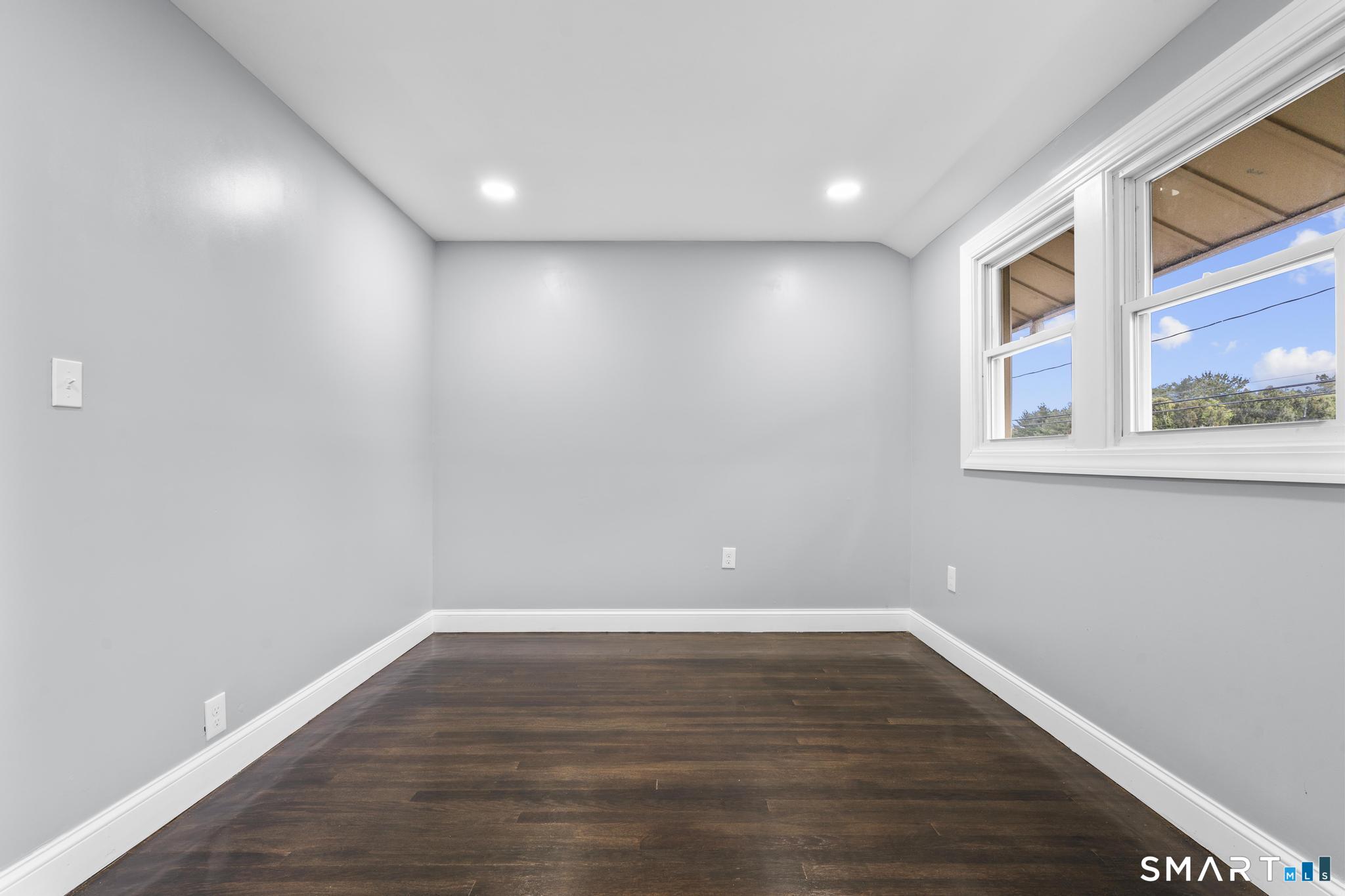 524 Broad Street Property Photo 13