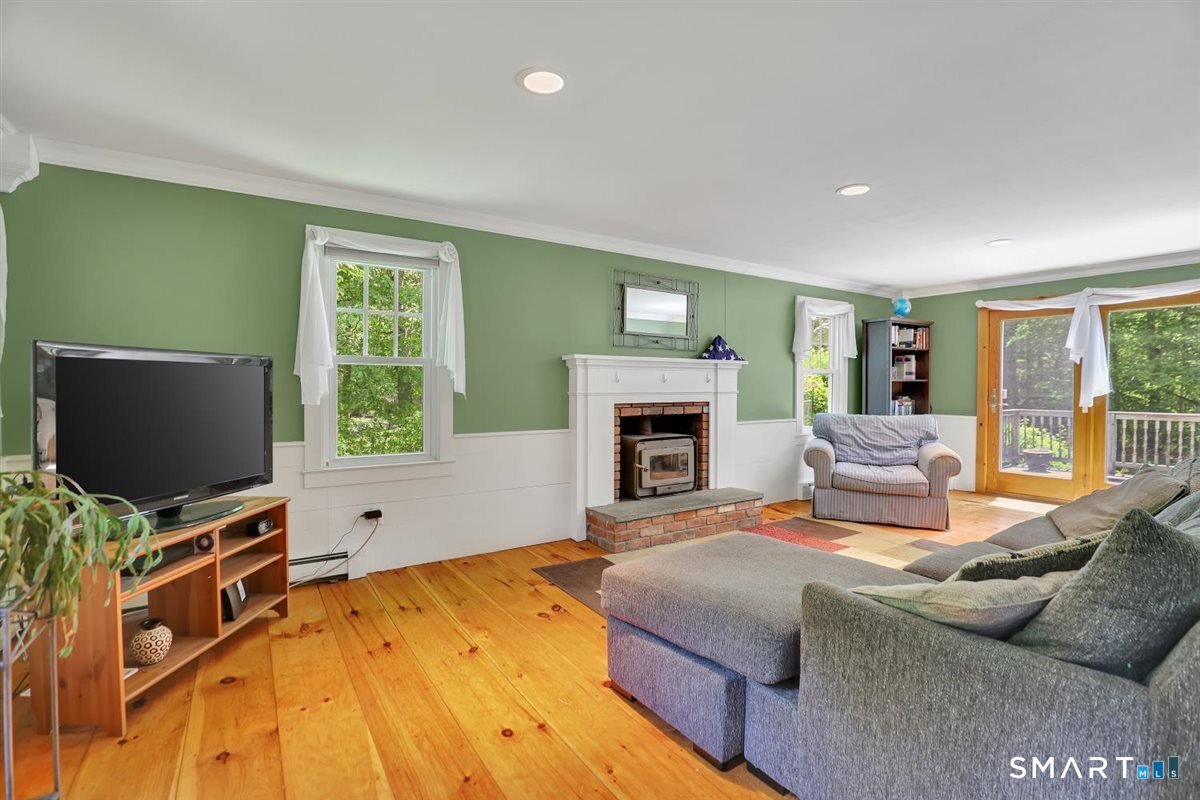 55 Burr Road Property Photo 4
