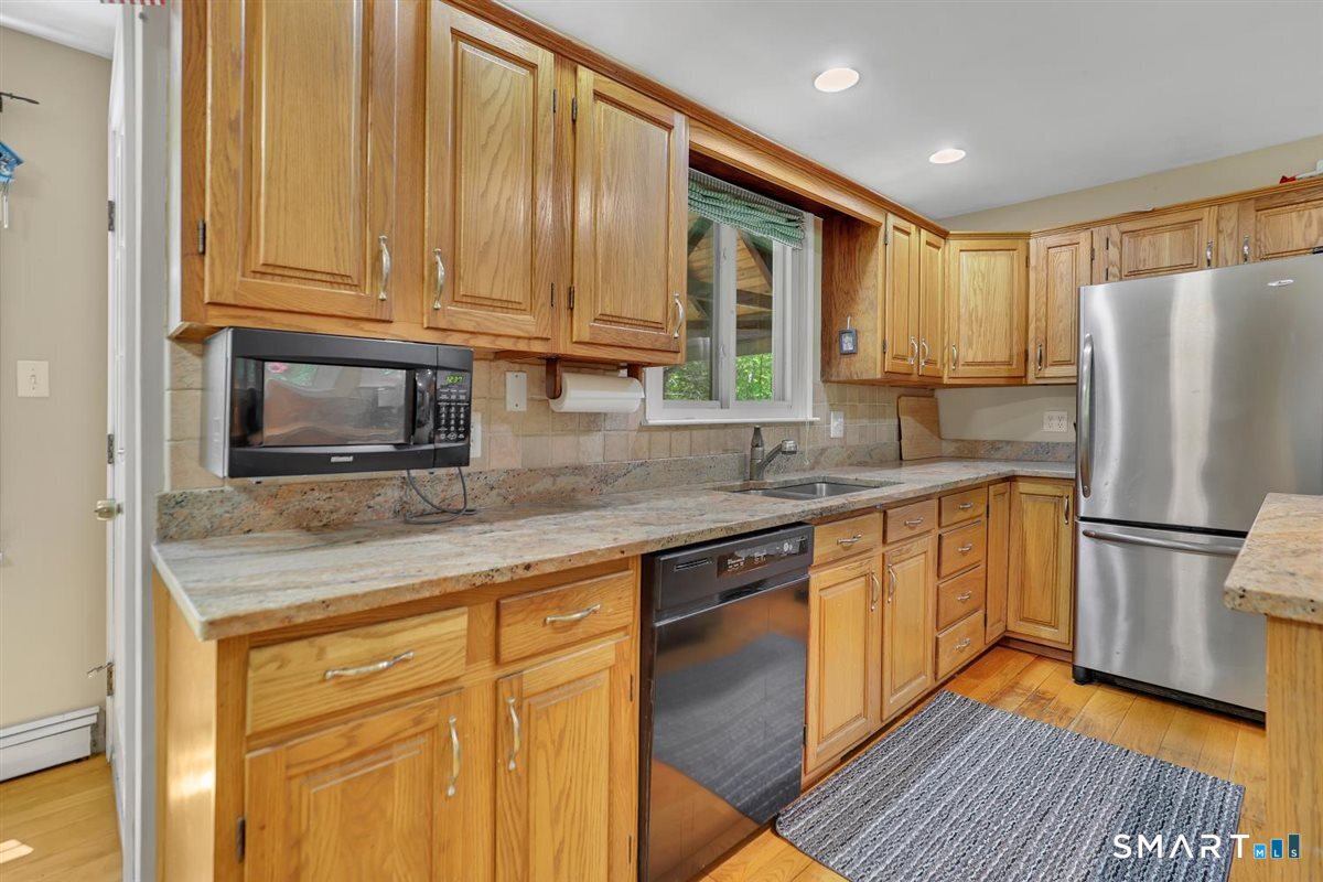 55 Burr Road Property Photo 8