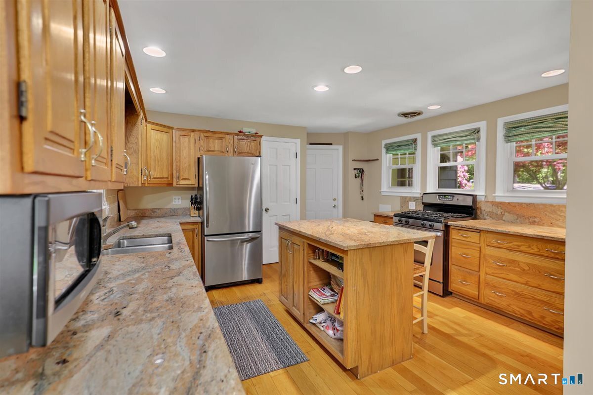 55 Burr Road Property Photo 10