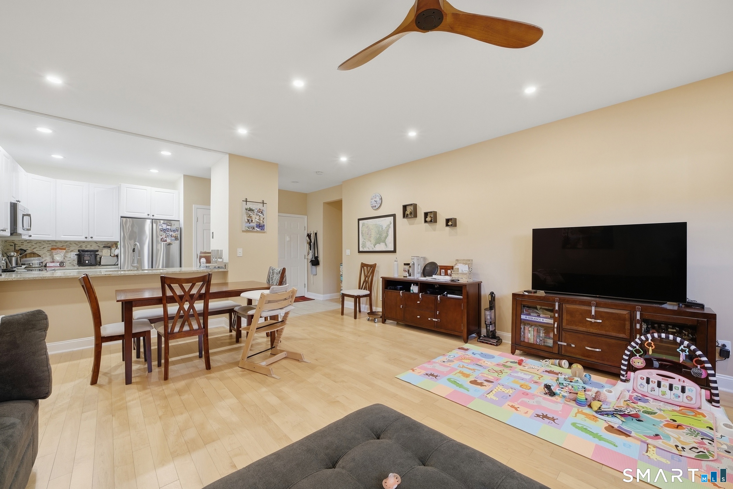 2435 Bedford 21c Street Property Photo 4