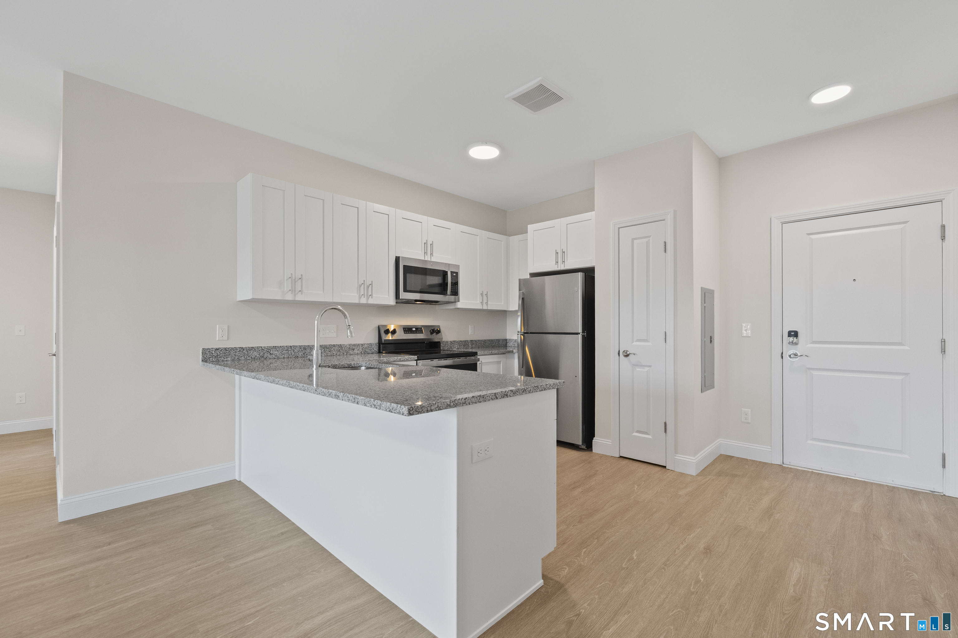 55 Steele 210 Boulevard Property Photo 6