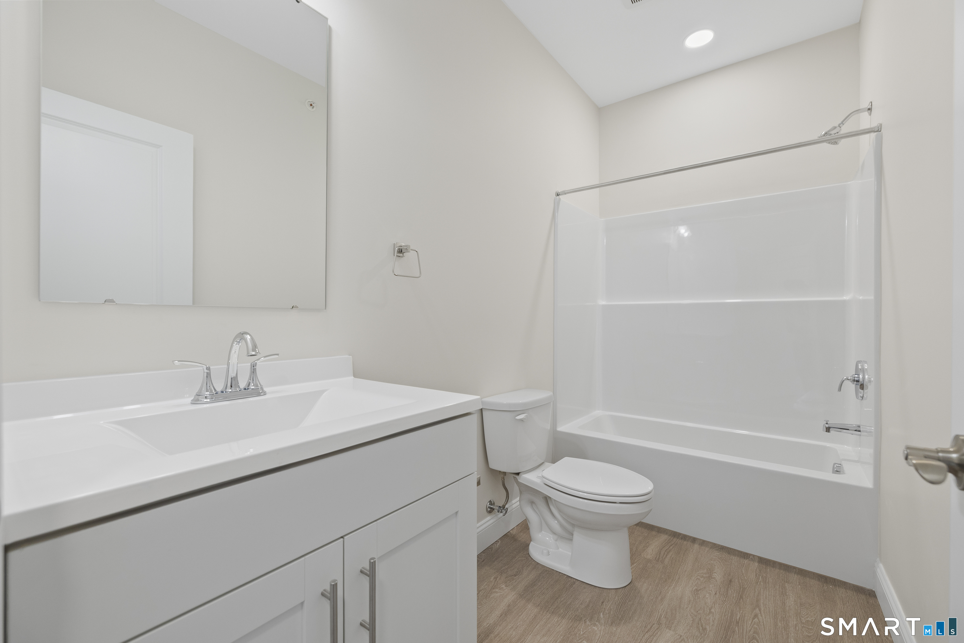 55 Steele 210 Boulevard Property Photo 12