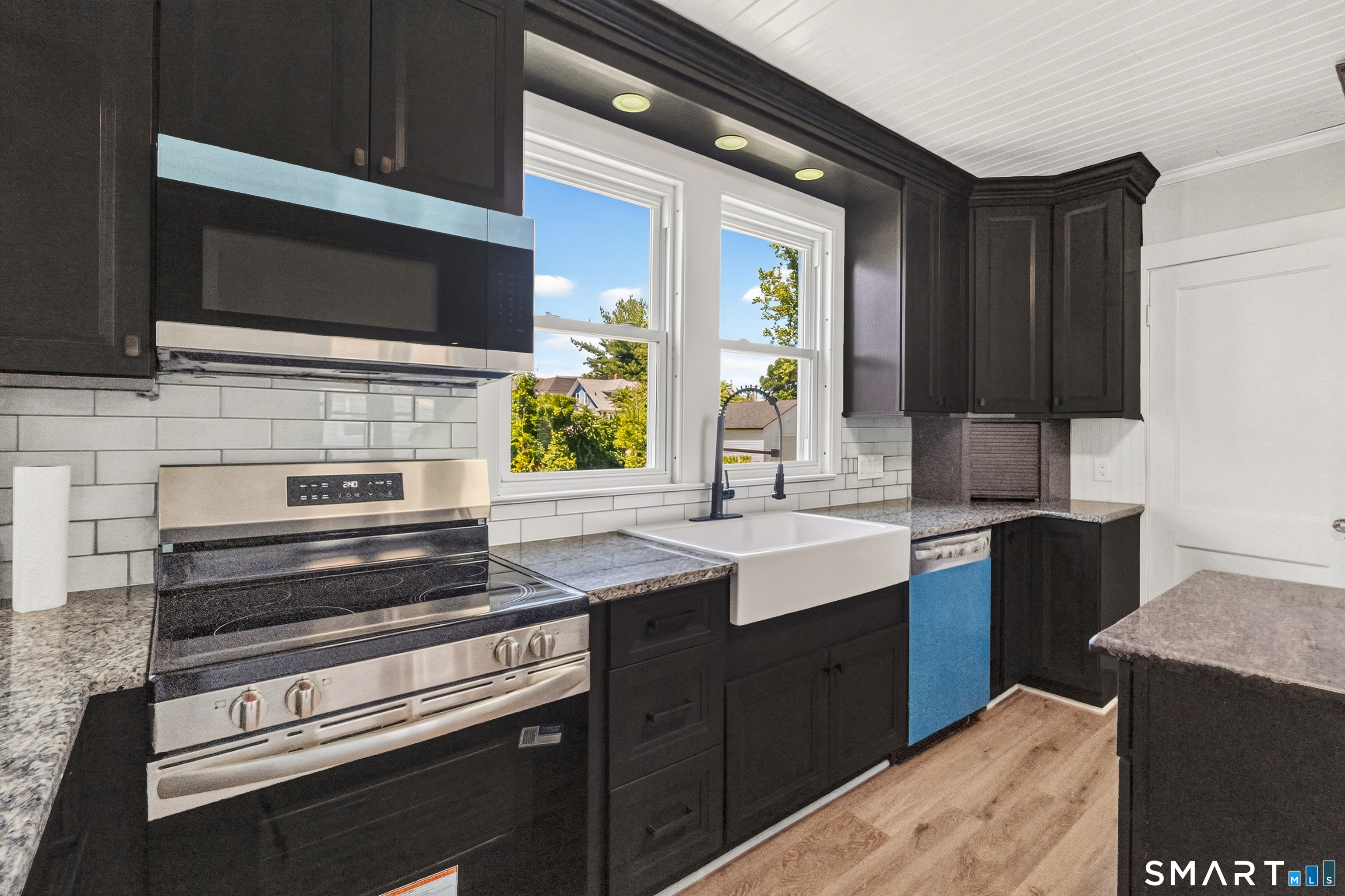 22 Loomis Street Property Photo 8