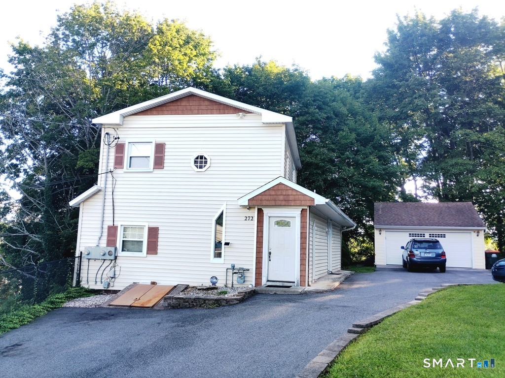 272 Springdale 2 Avenue Property Photo 1