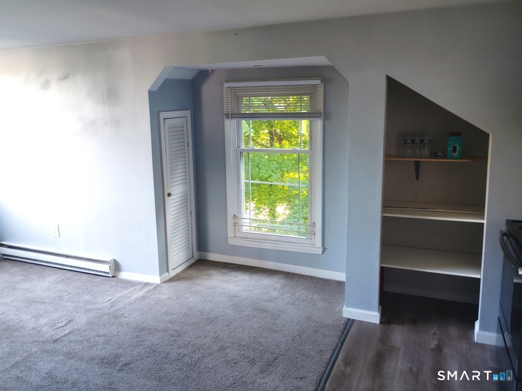 272 Springdale 2 Avenue Property Photo 6