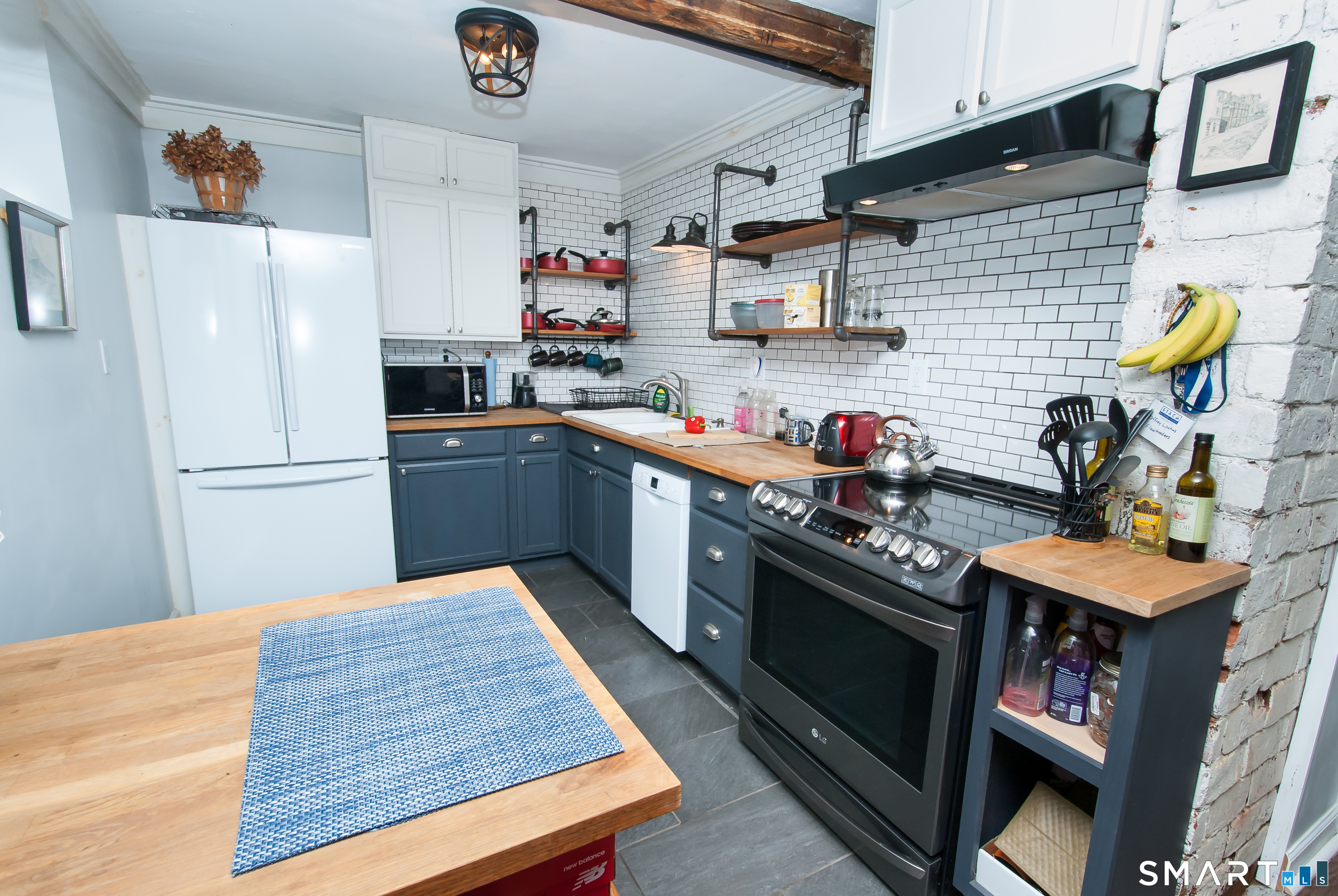 3 Pine Street Property Photo 7