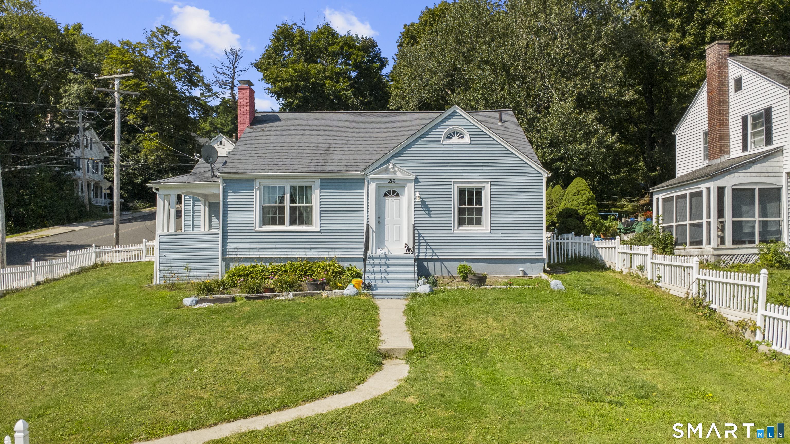 216 Hillside Avenue Property Photo 1