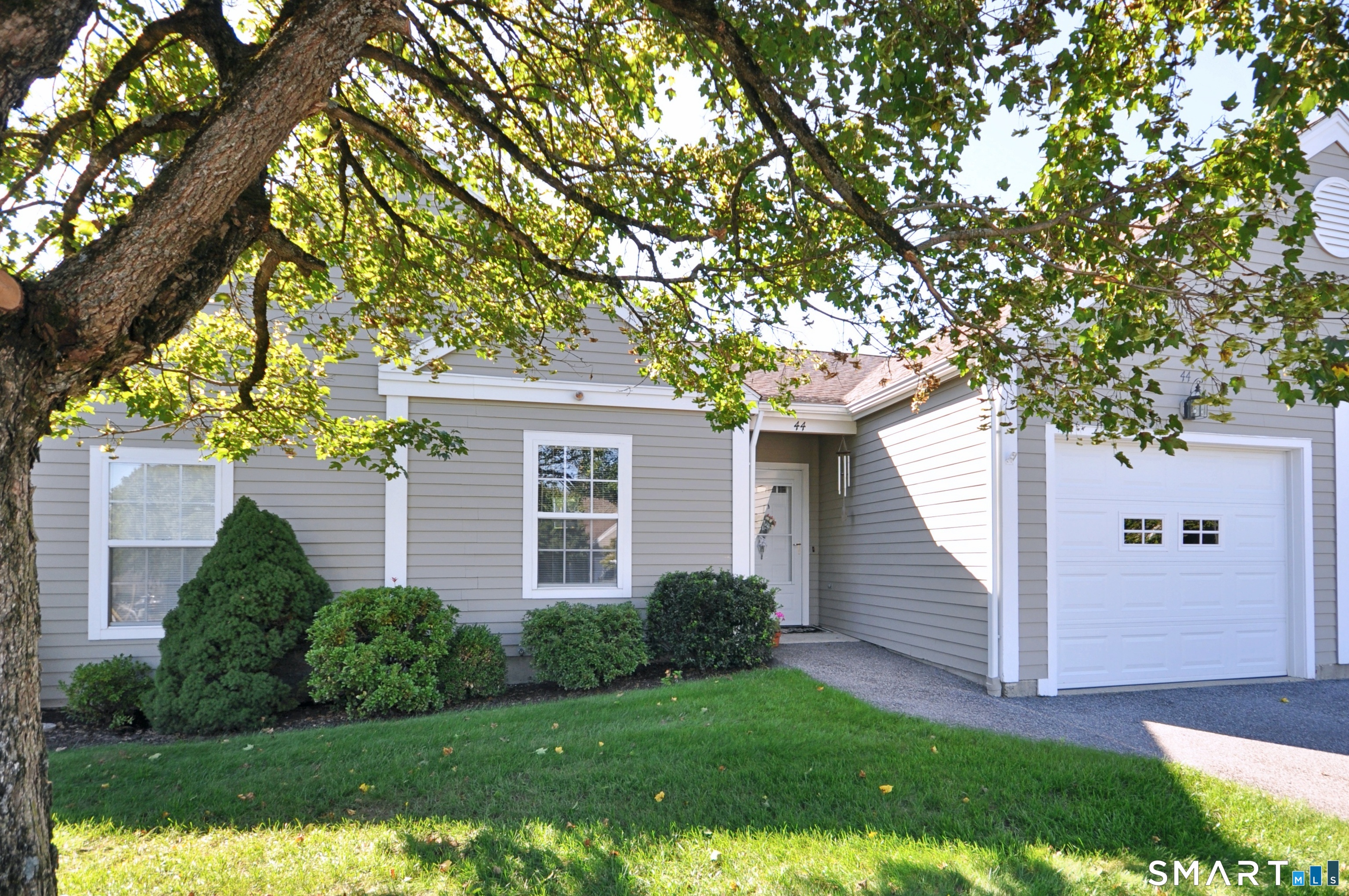 44 Elizabeth 44 Circle Property Photo 1