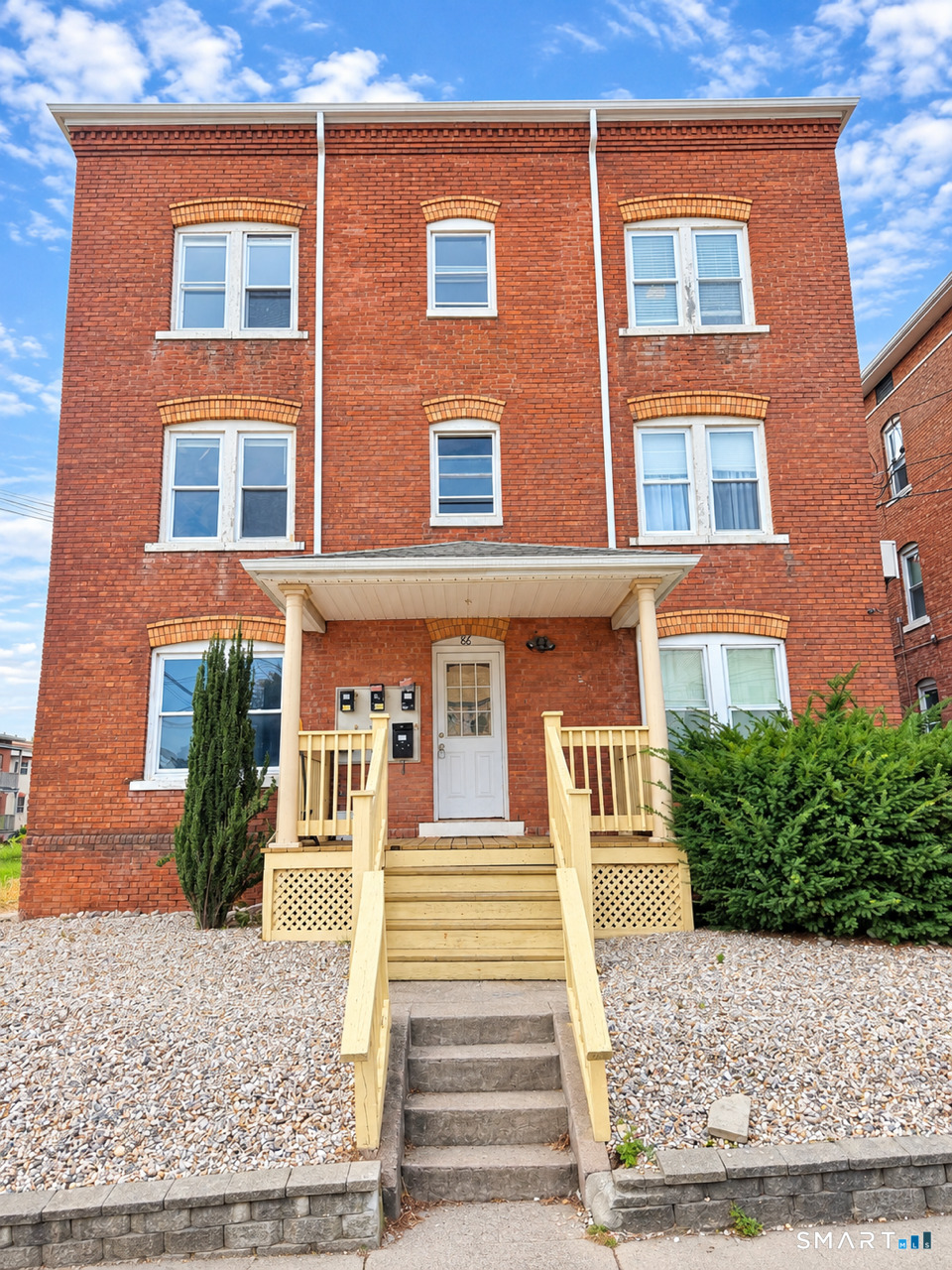 86 Gold Street Property Photo 1