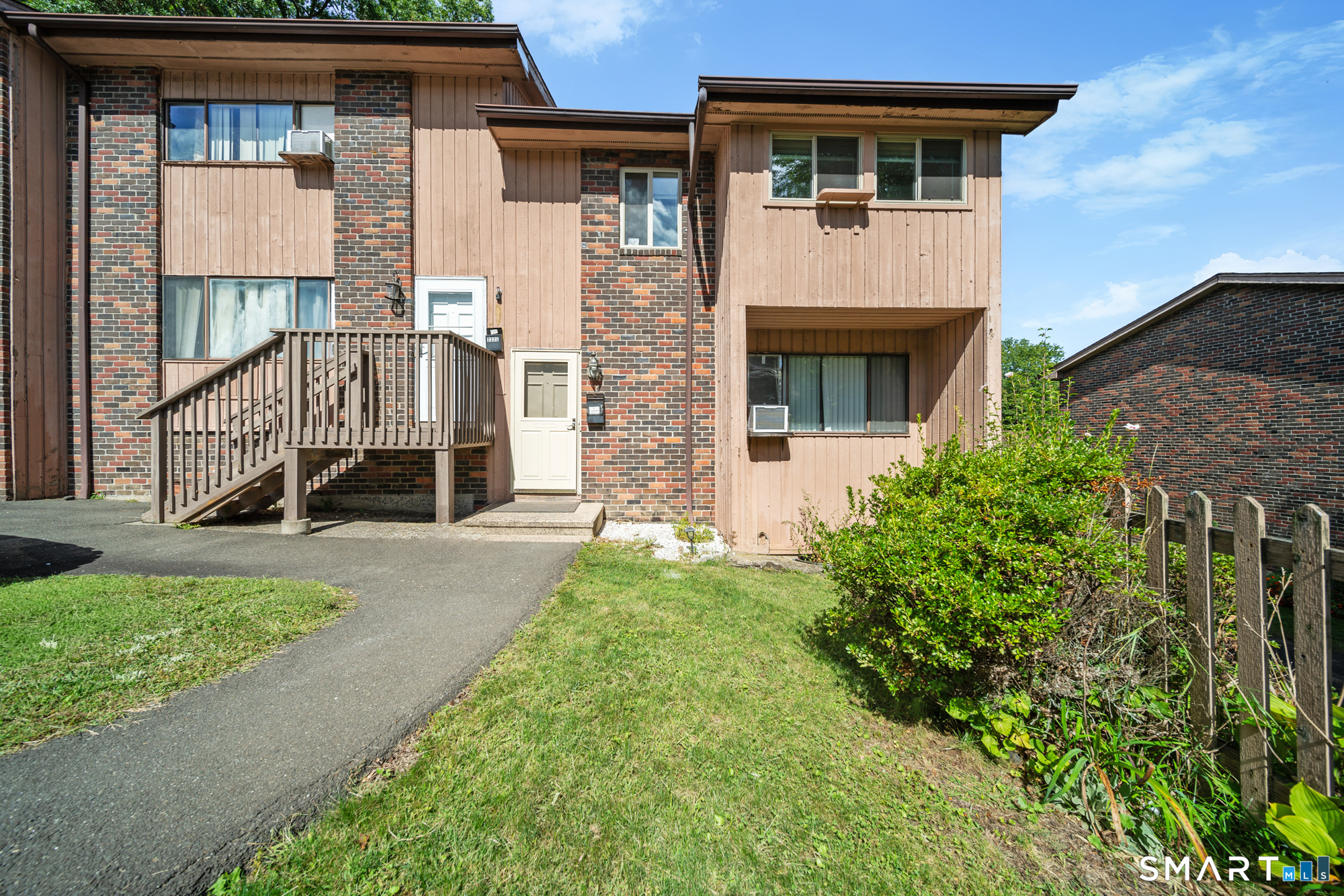 232 Oakville H Avenue Property Photo 2