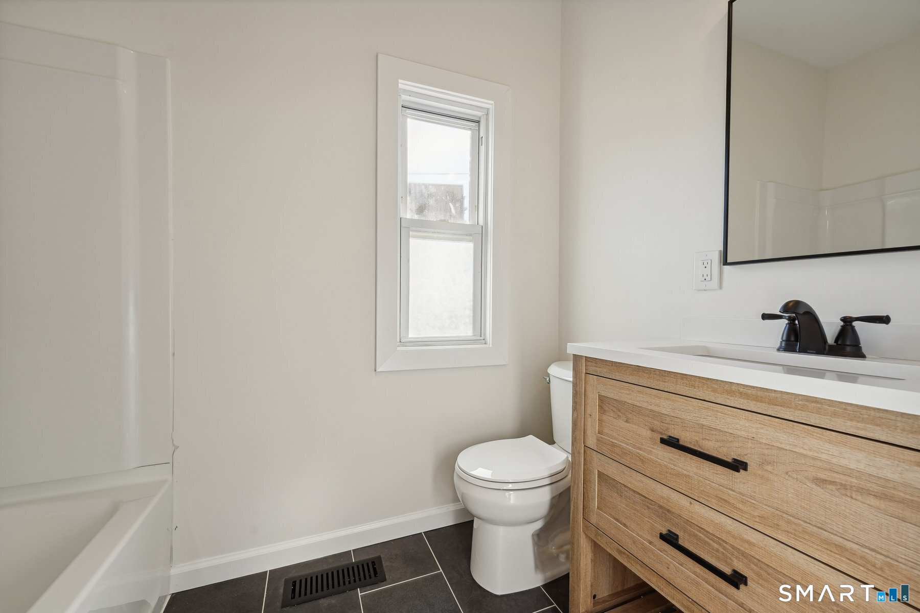 21 Soundview Avenue Property Photo 23