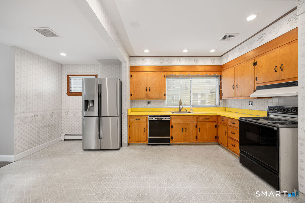 78 Knapp Street Property Photo 7
