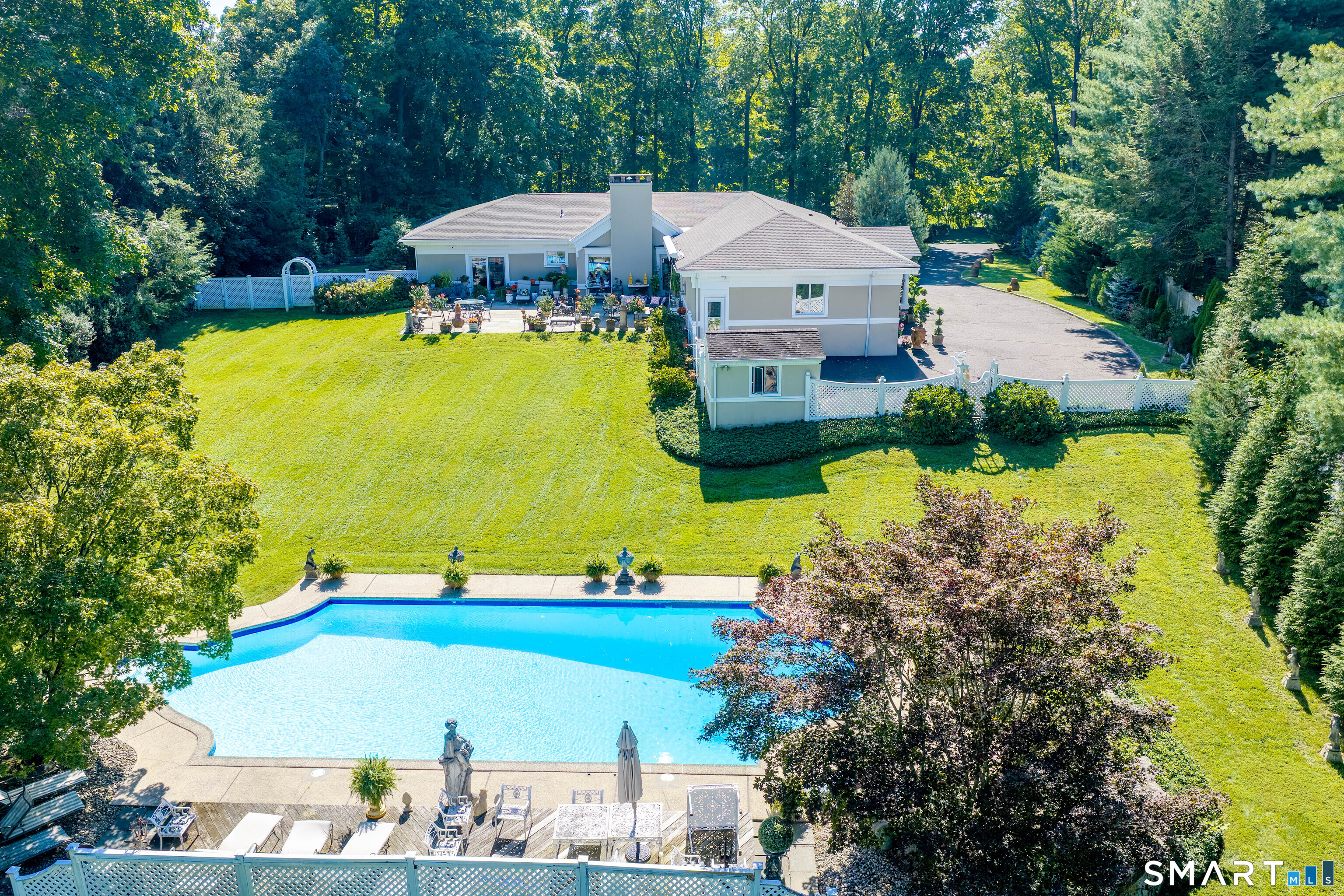 321 Oenoke Ridge Property Photo 6