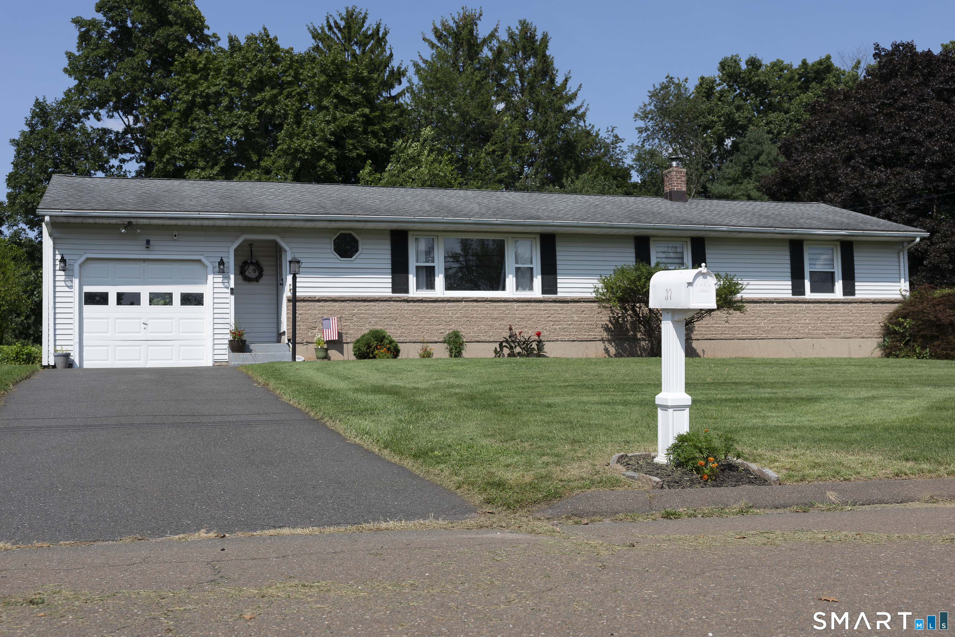 37 Johnson Road Property Photo 1