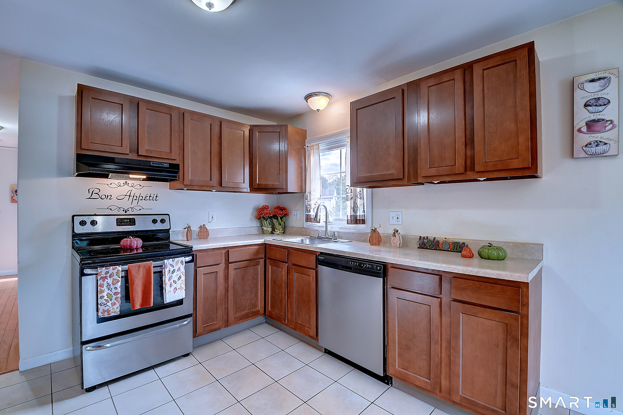 125 Chipper Drive Property Photo 4