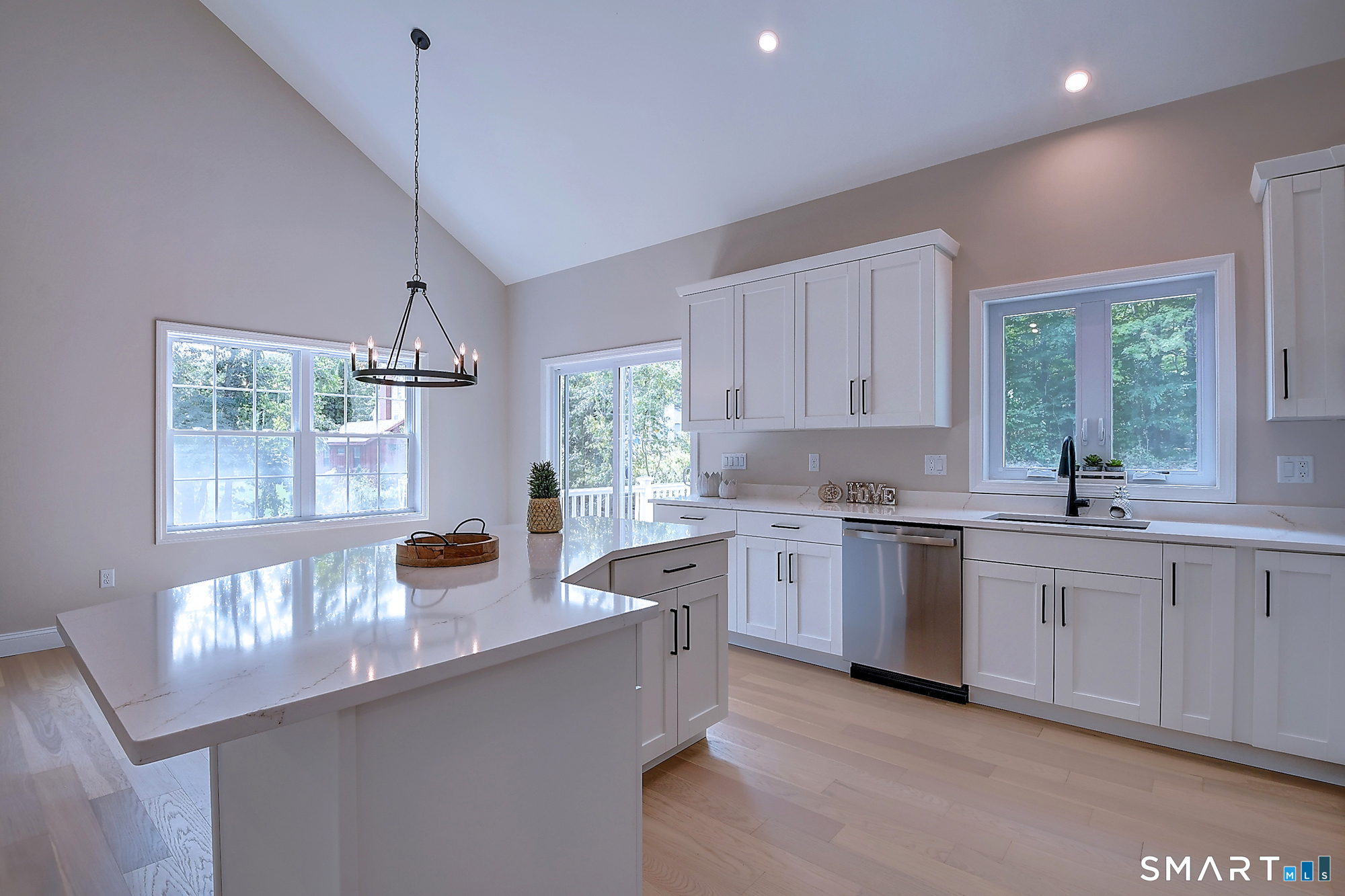 201 Medford Street Property Photo 5