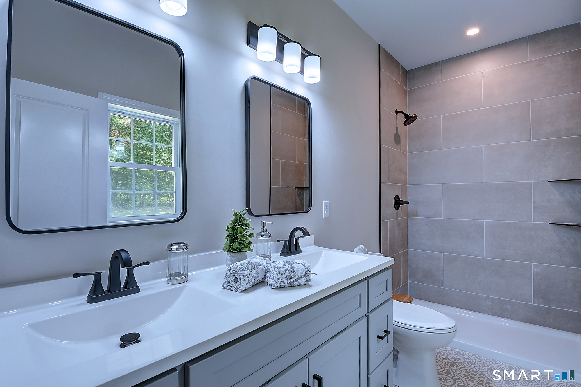 201 Medford Street Property Photo 17
