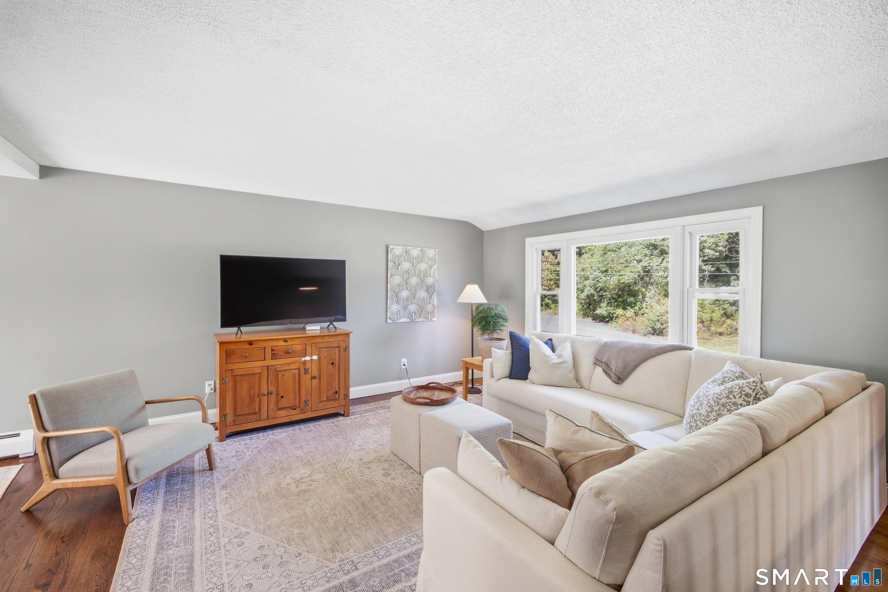 775 Overhill Drive Property Photo 4