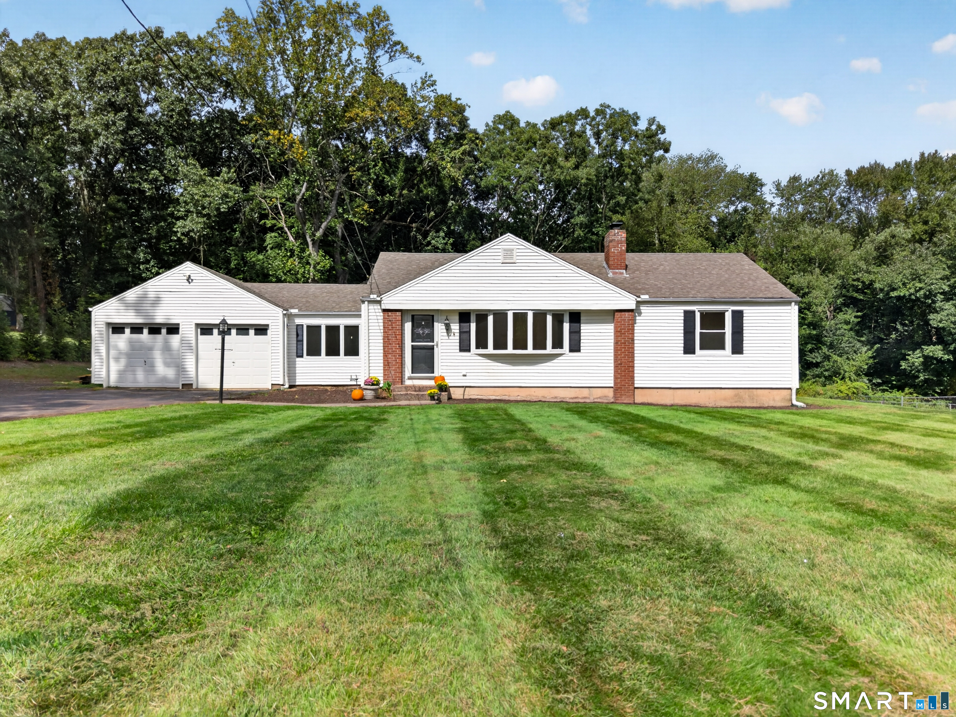 527 Clintonville Road Property Photo 1