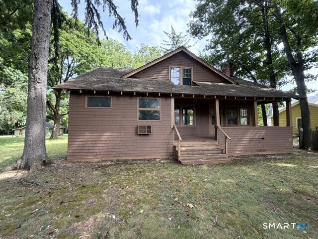 880 South Quaker Lane Property Photo 1