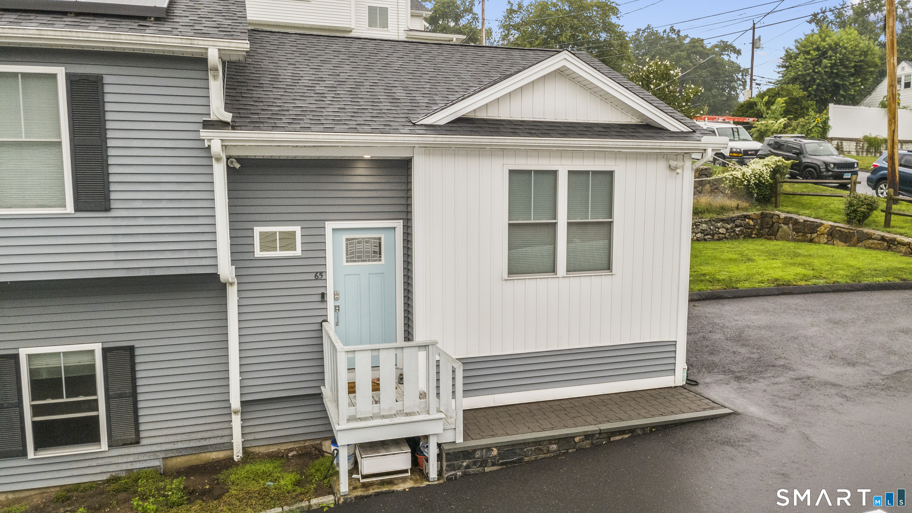 65 Sterling Street Property Photo 2