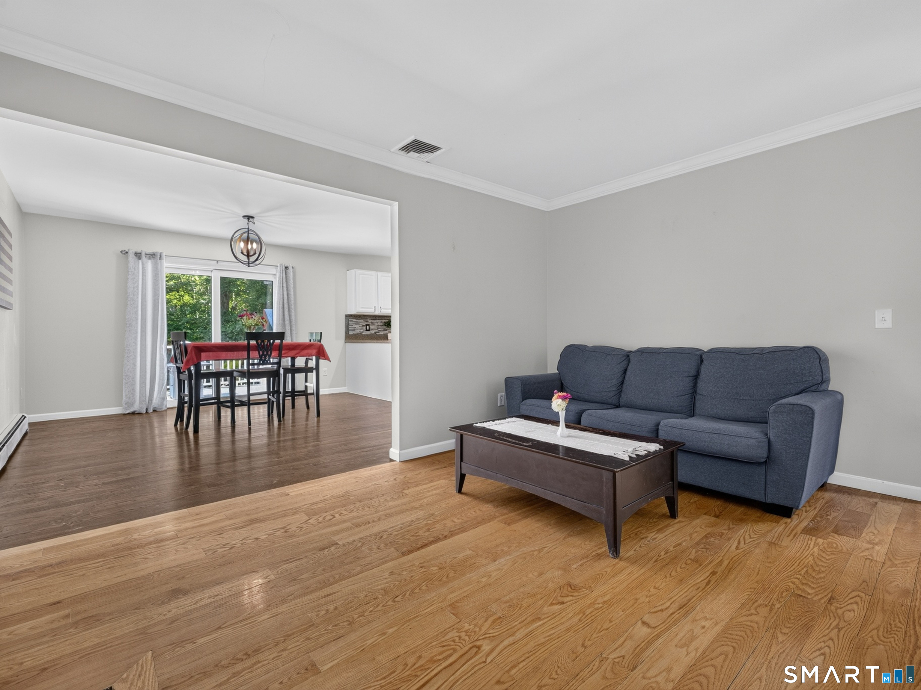 589 Town Street Property Photo 14